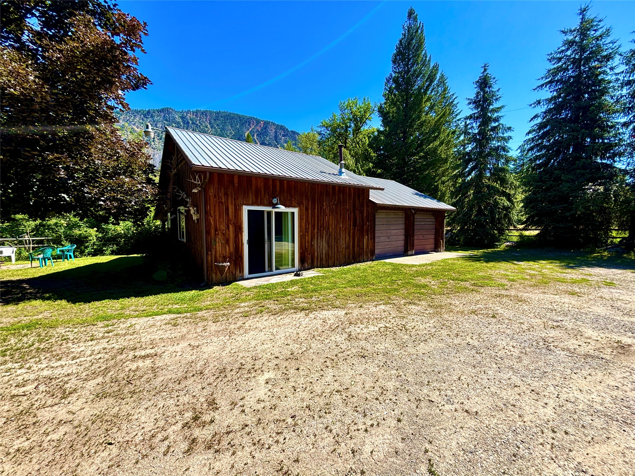 1484 River Road W Property Photo 10