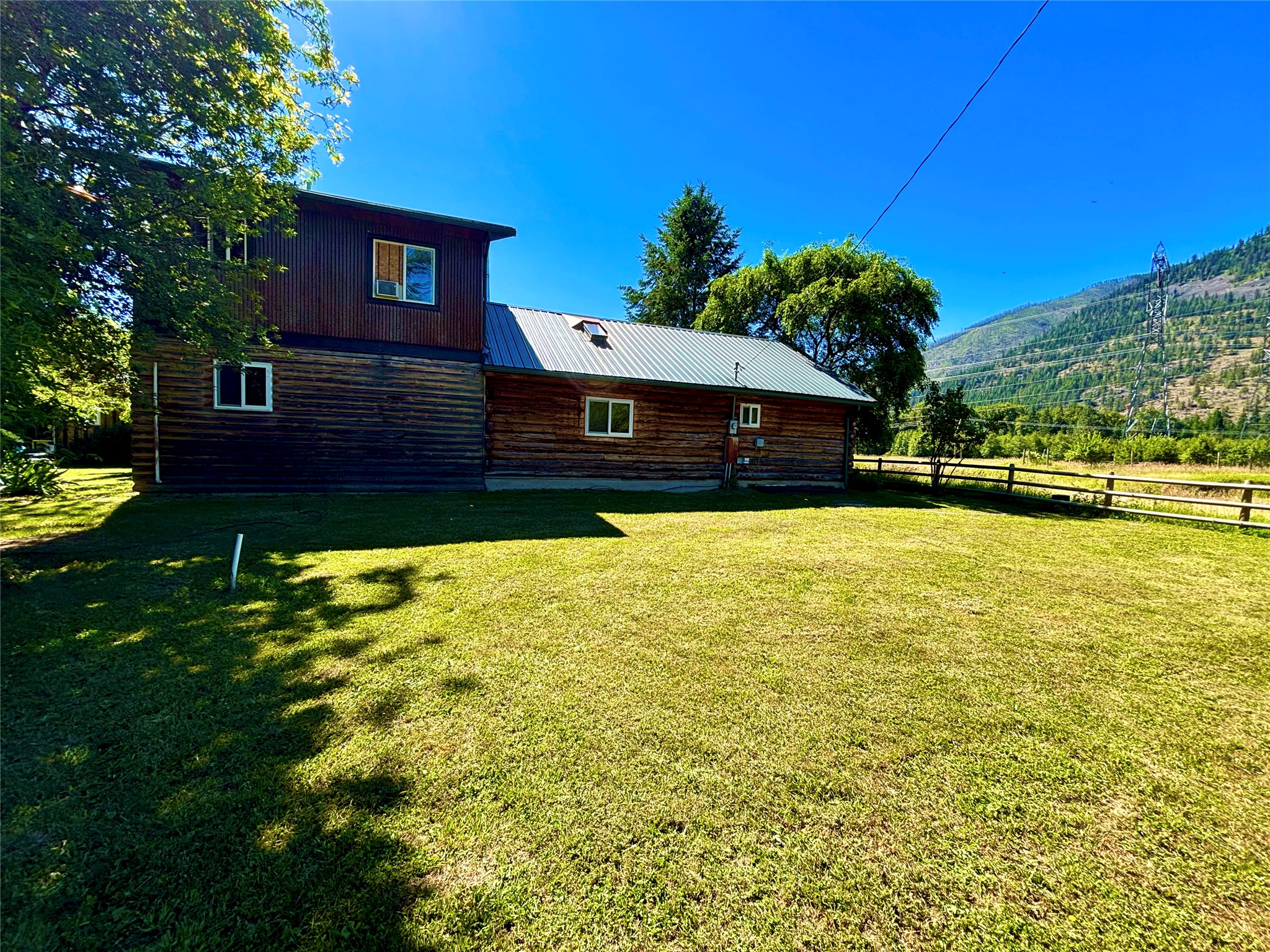 1484 River Road W Property Photo 12