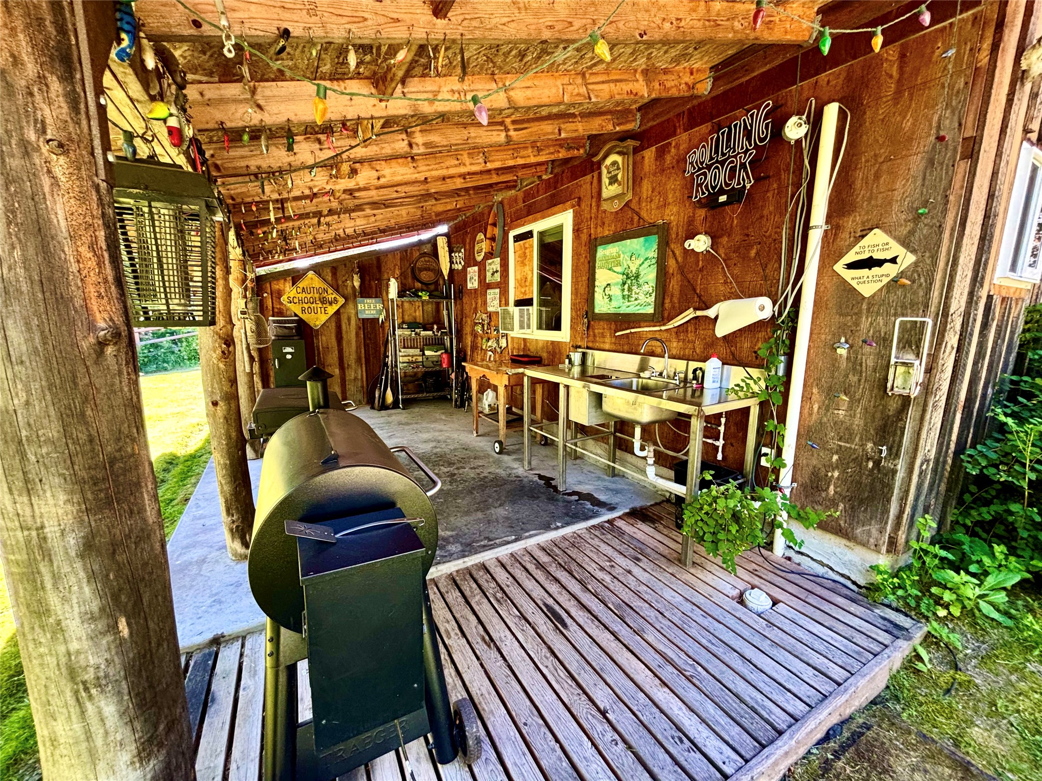 1484 River Road W Property Photo 15