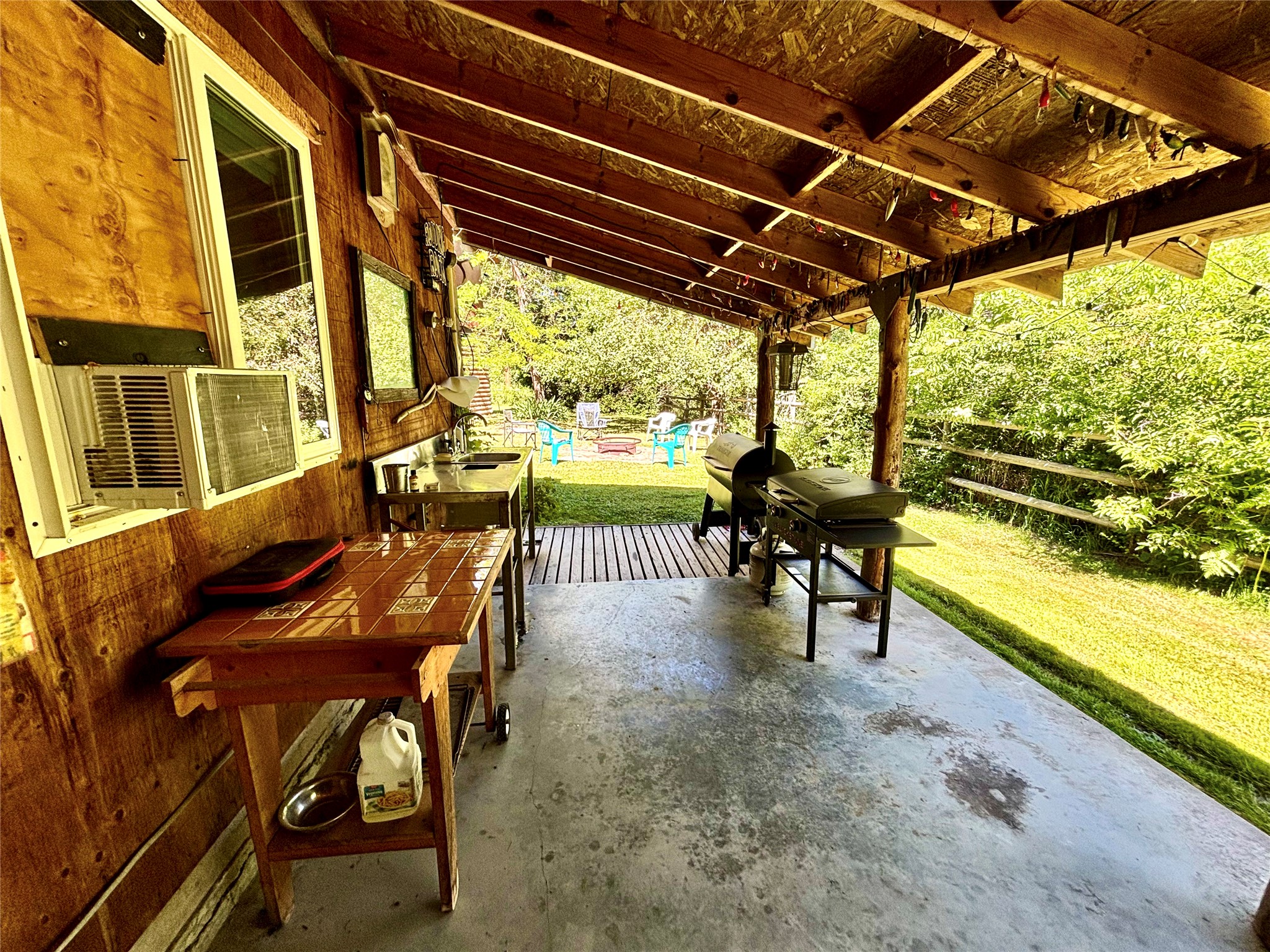 1484 River Road W Property Photo 16