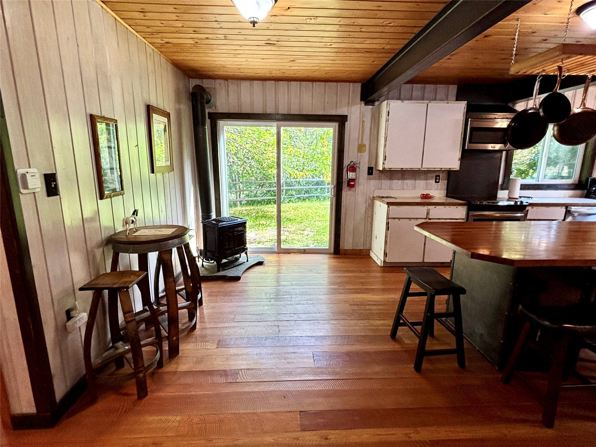 1484 River Road W Property Photo 19