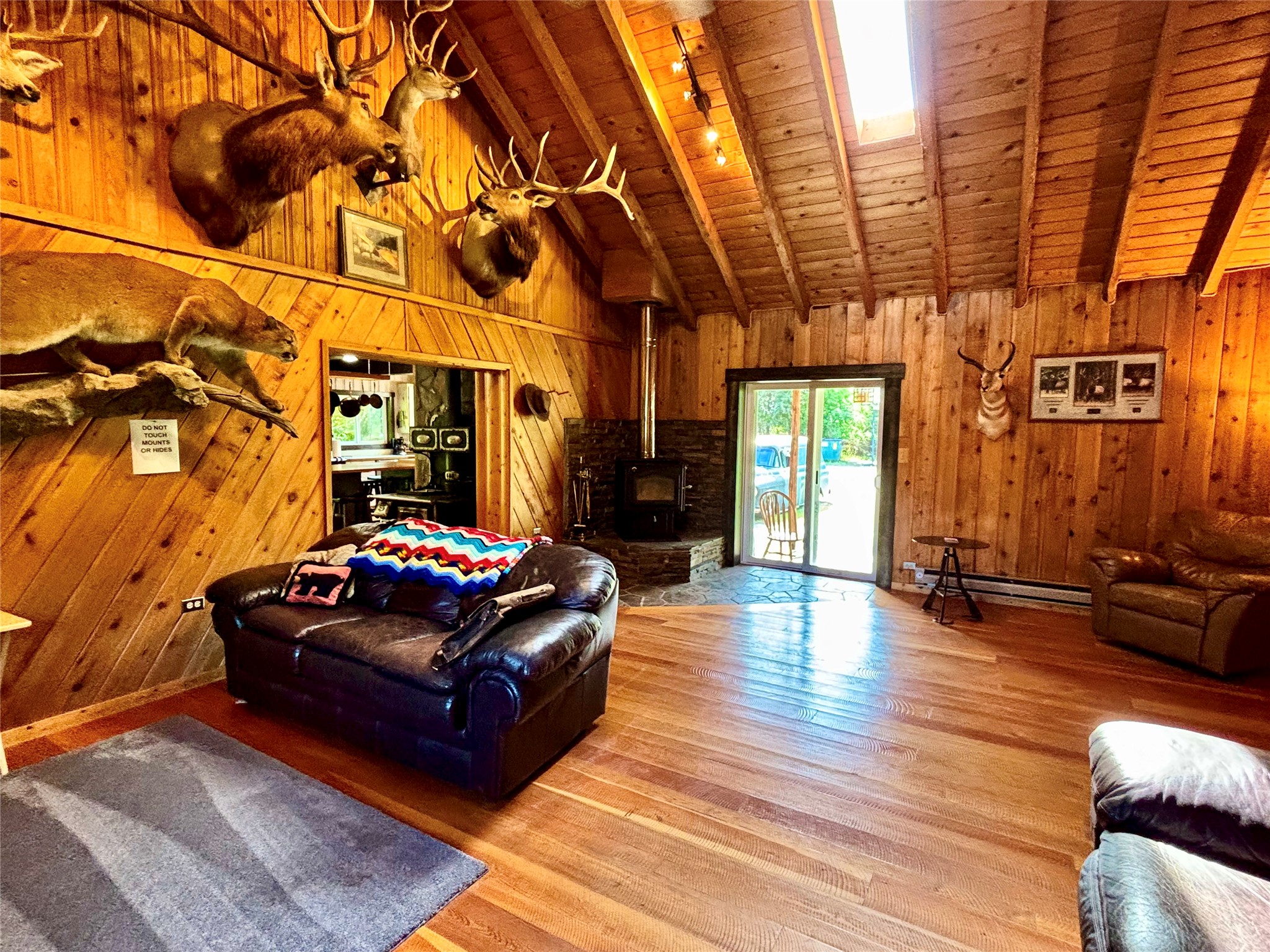 1484 River Road W Property Photo 25