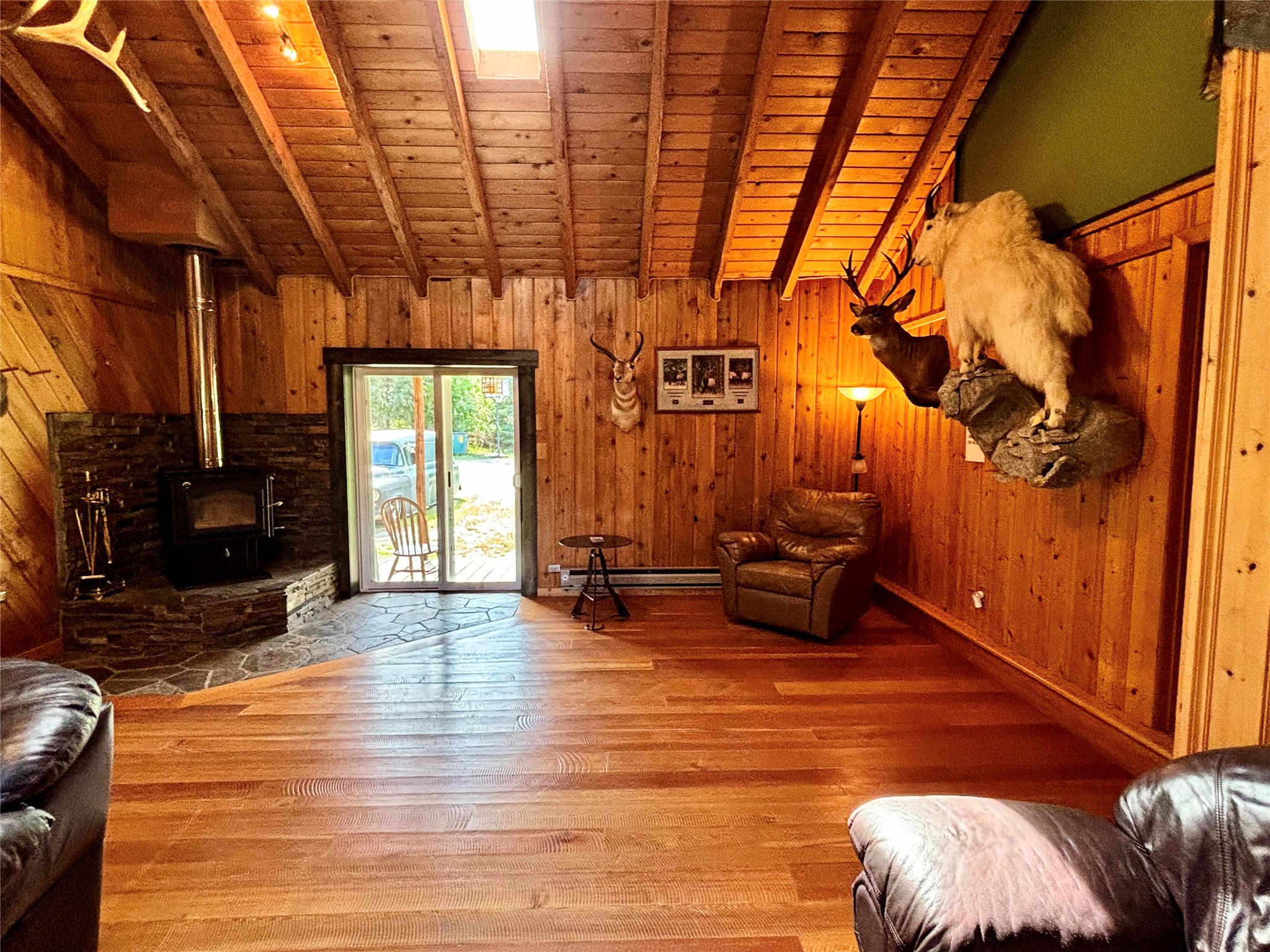 1484 River Road W Property Photo 26