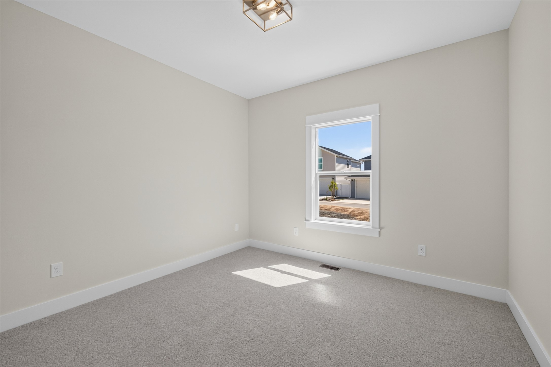 2932 Travis Avenue Property Photo 28