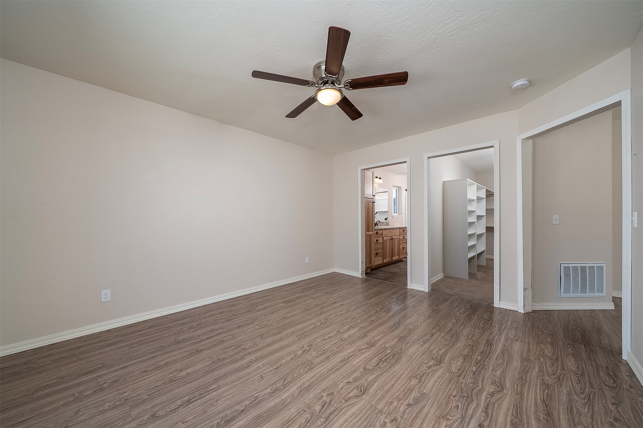 624 Corporate Drive Property Photo 14