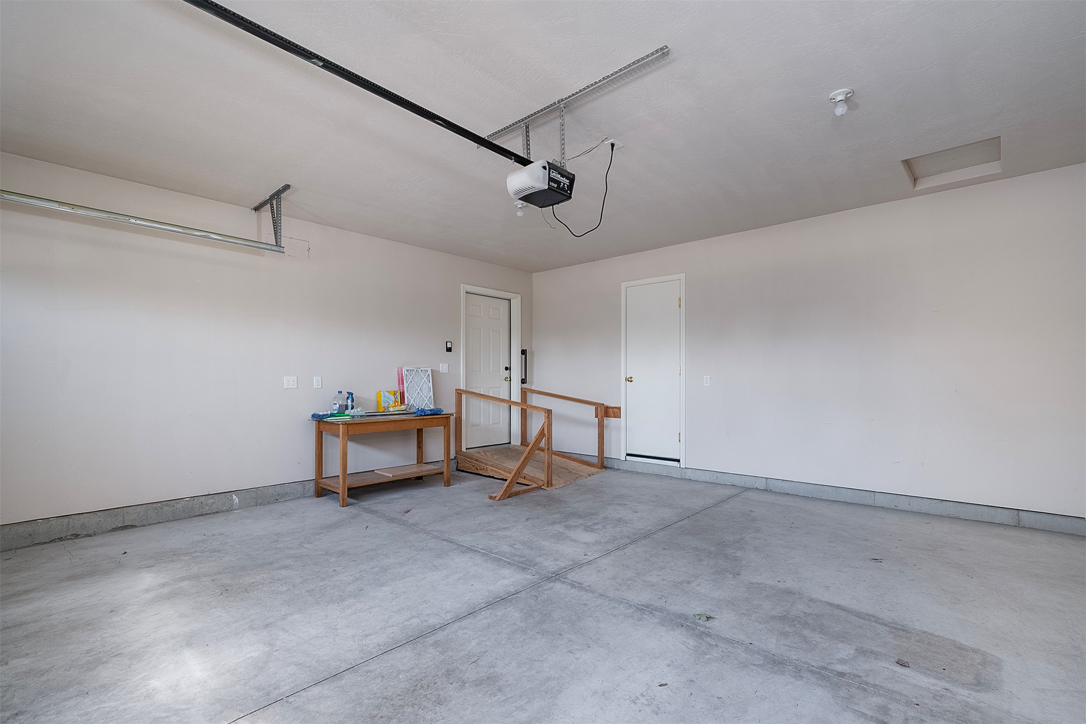 624 Corporate Drive Property Photo 23