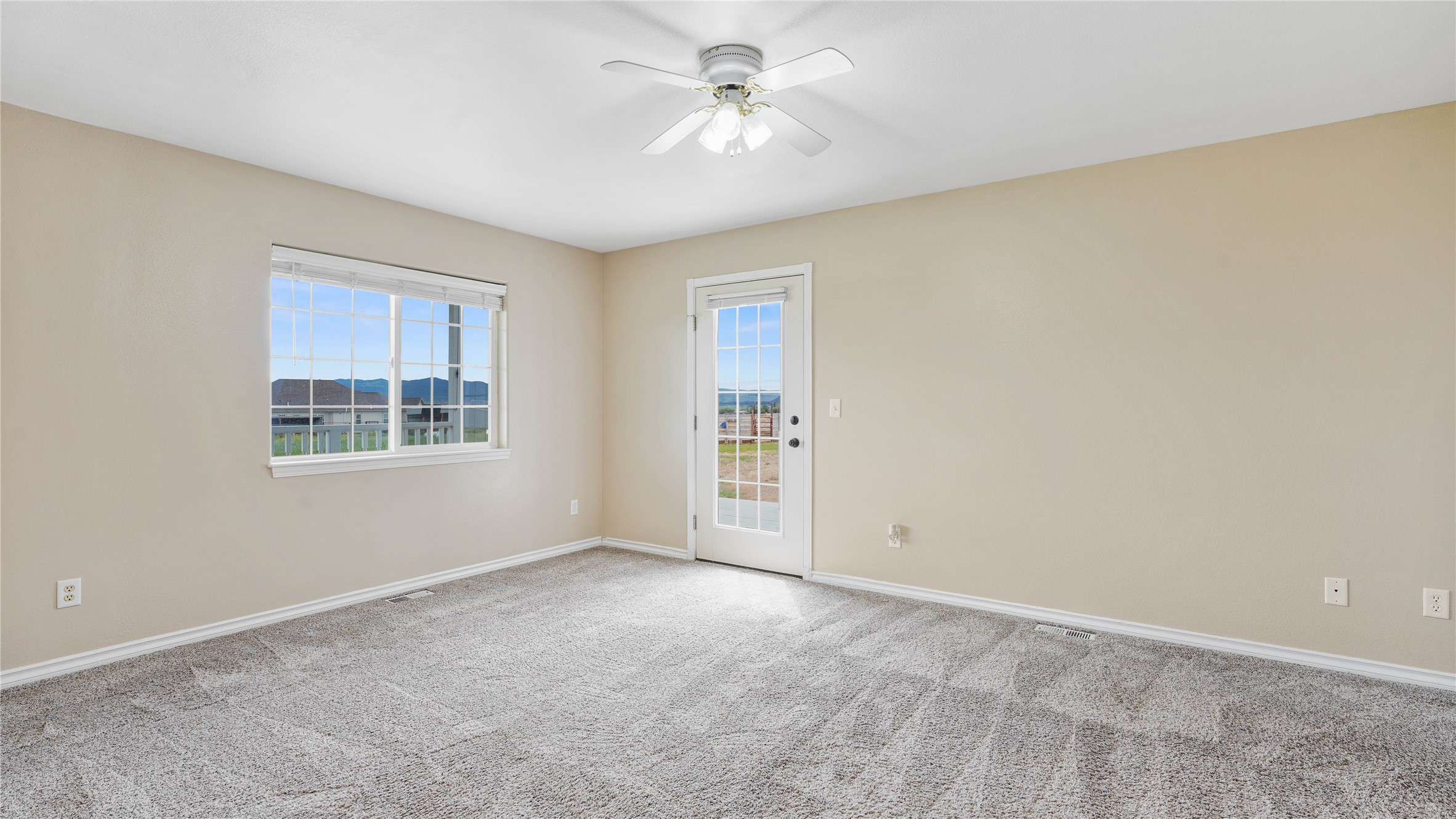 5670 Vulk Drive Property Photo 18