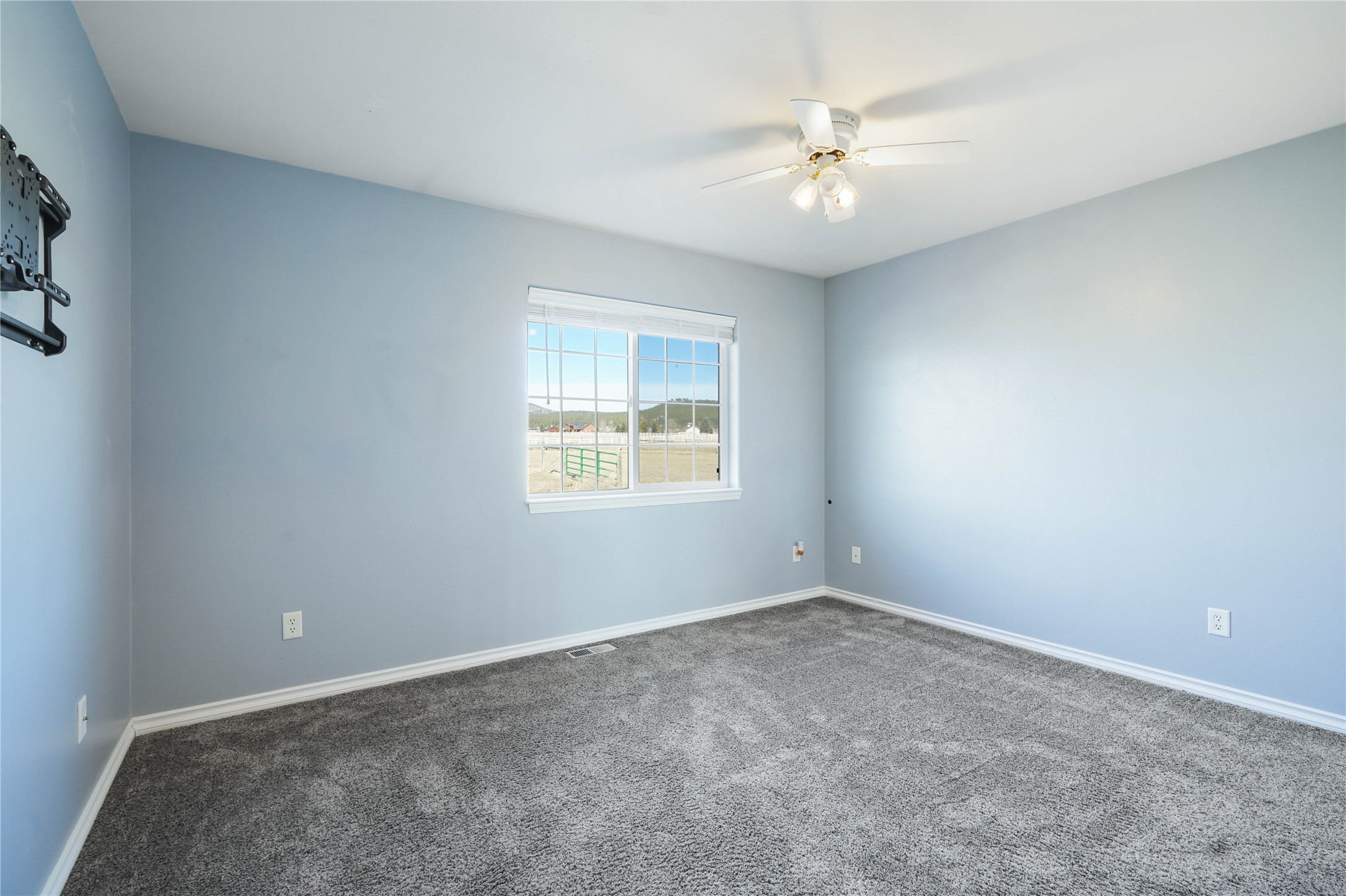 5670 Vulk Drive Property Photo 25