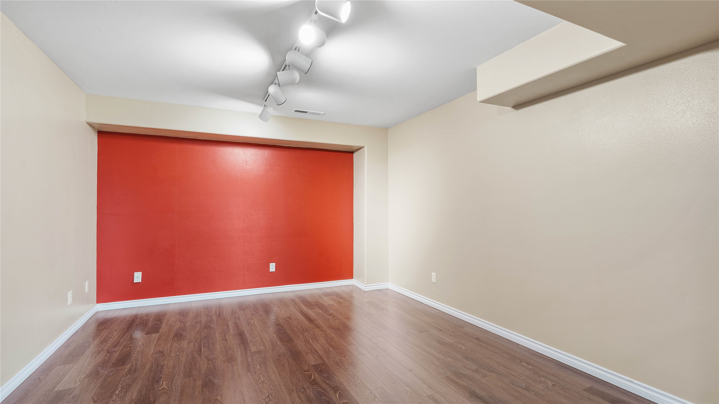 5670 Vulk Drive Property Photo 30