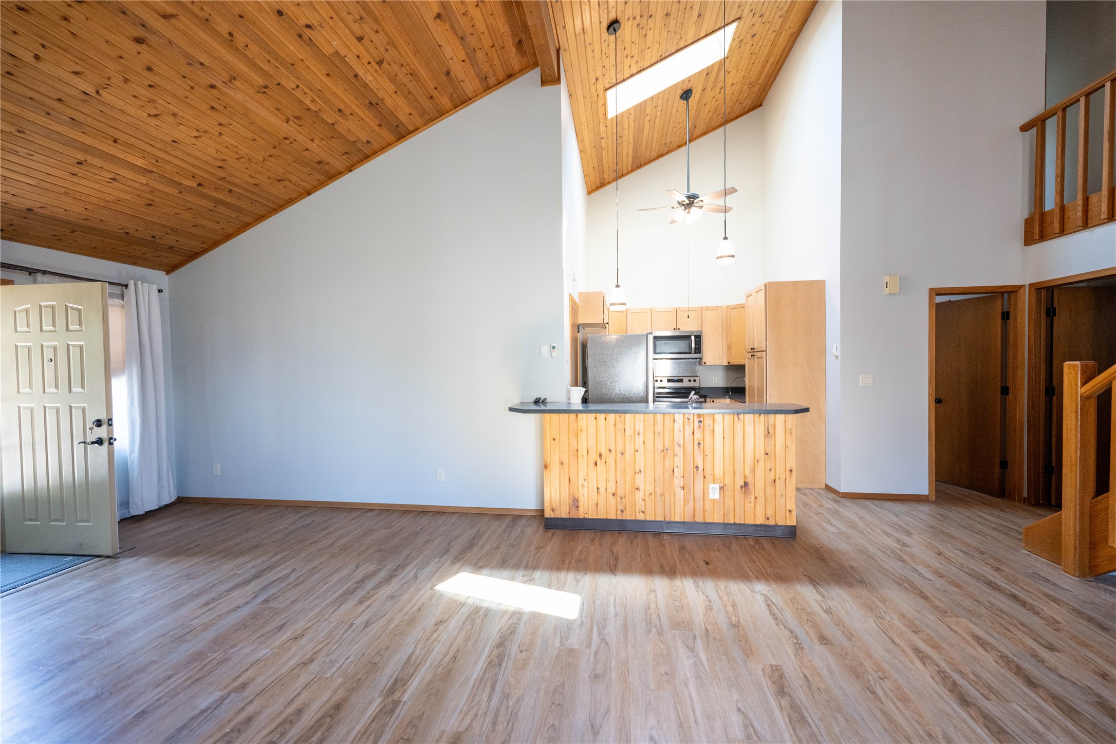 516 Coventry Court Property Photo 4