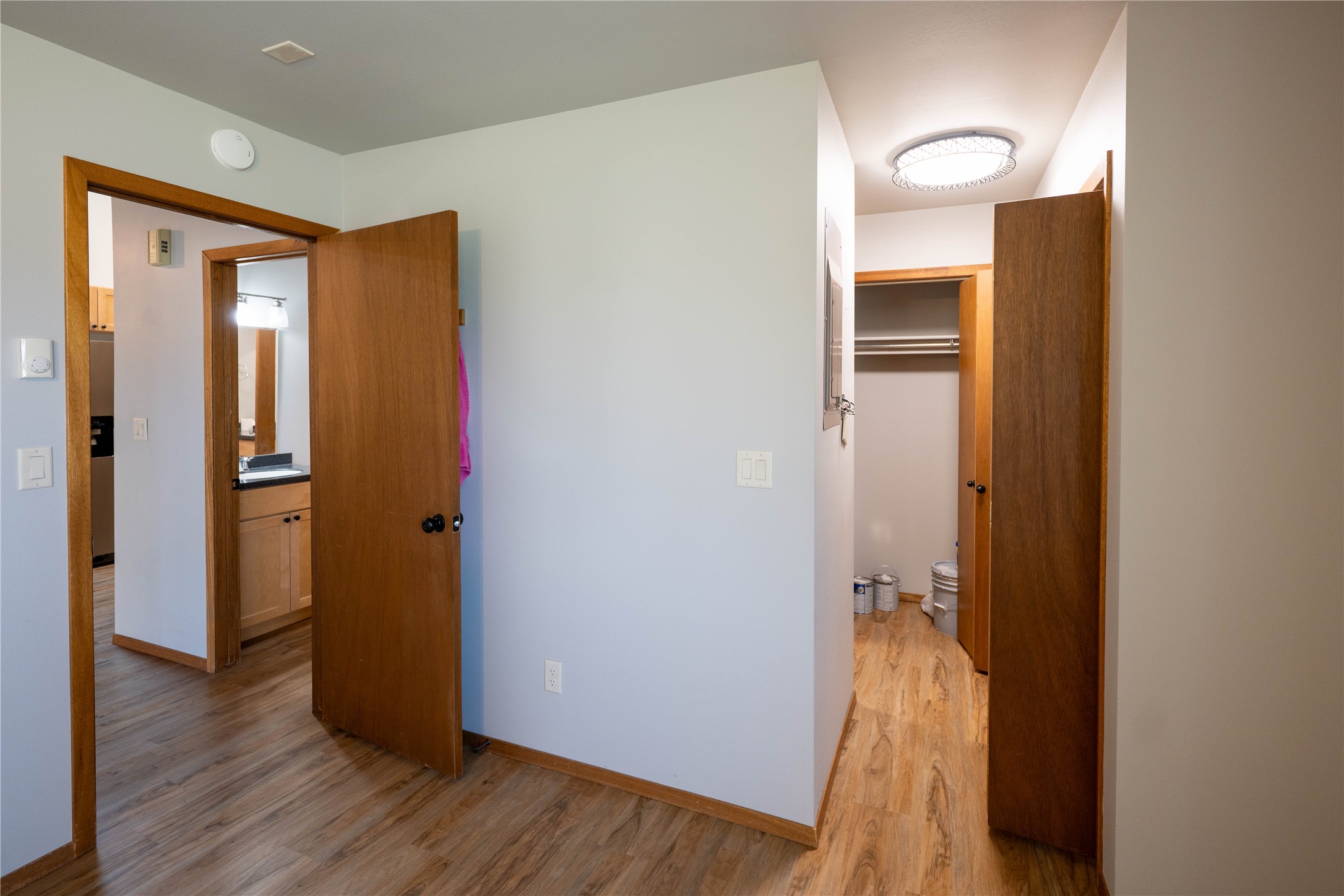 516 Coventry Court Property Photo 23