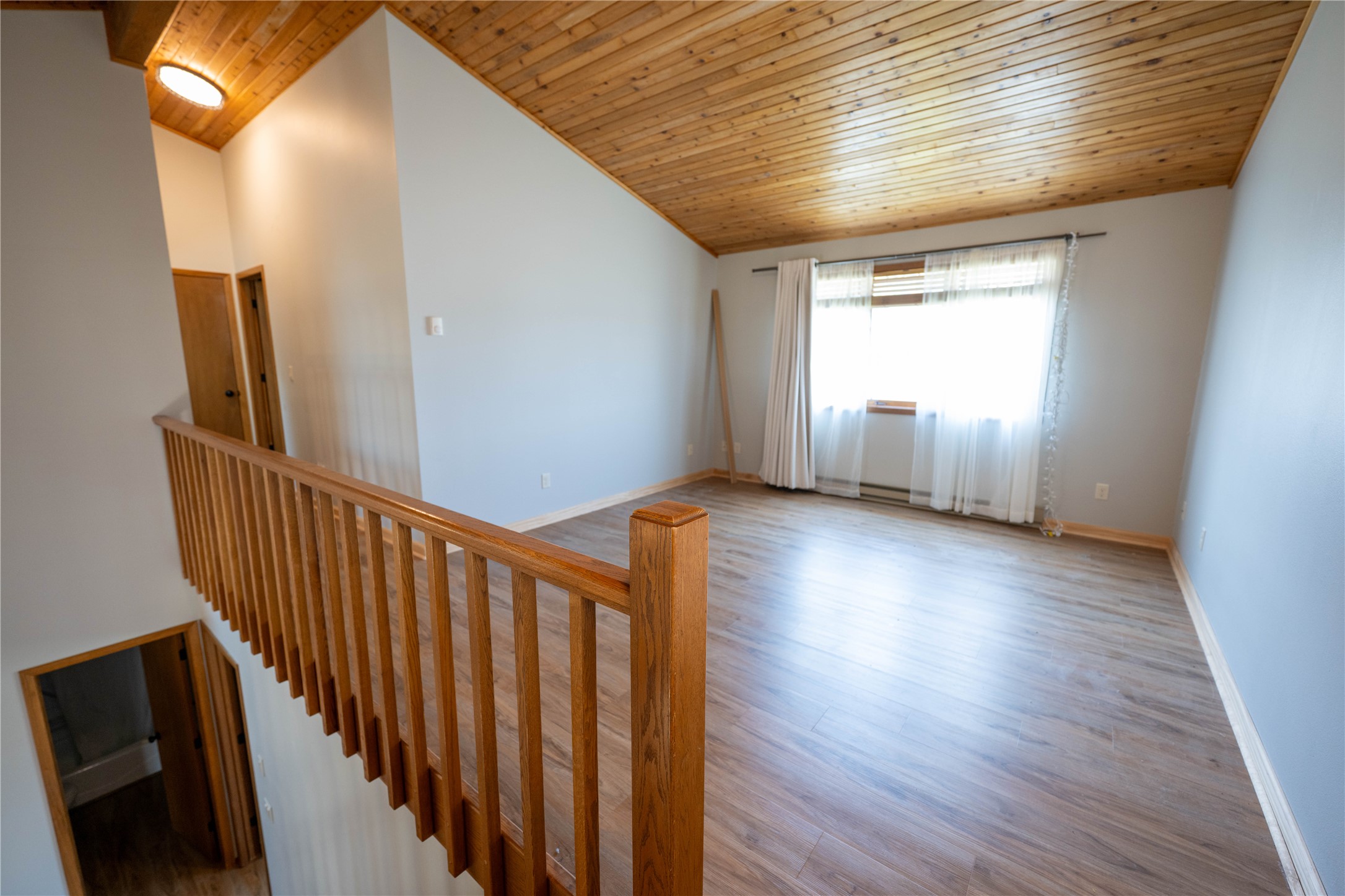 516 Coventry Court Property Photo 33