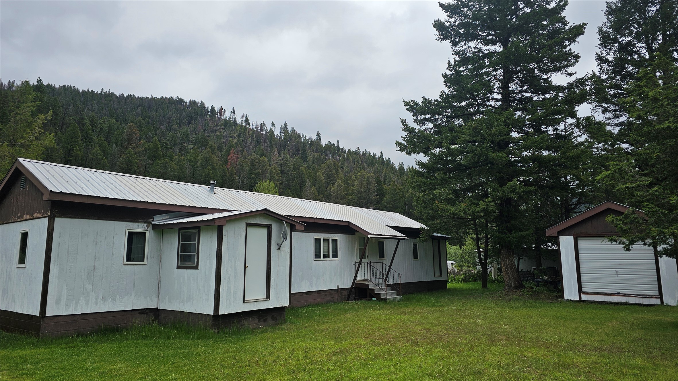 3040 Stemple Pass Road Property Photo 2