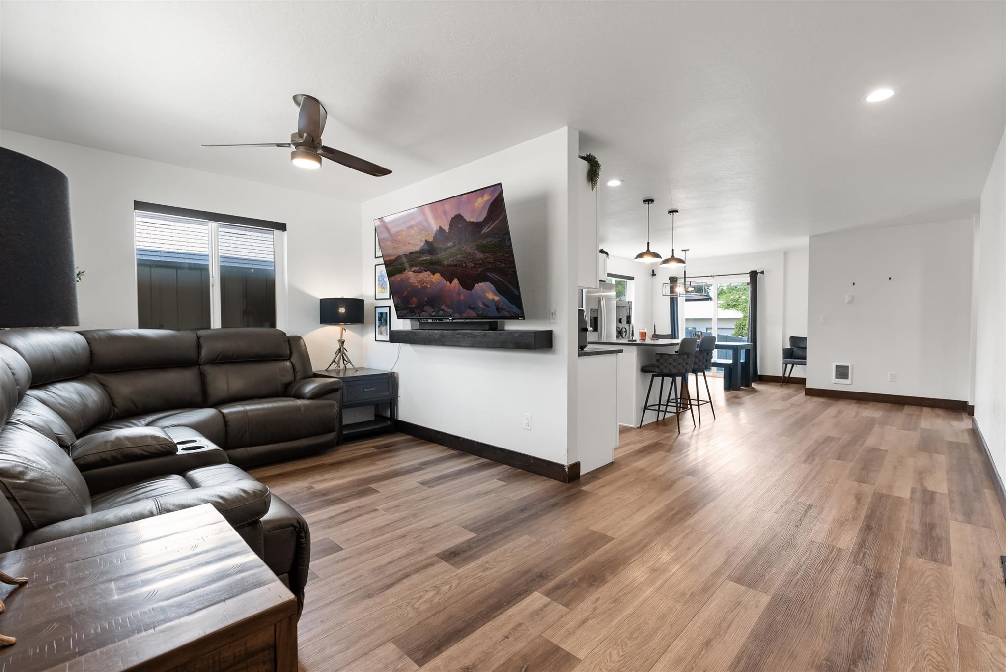 1506 6th Street E Property Photo 2