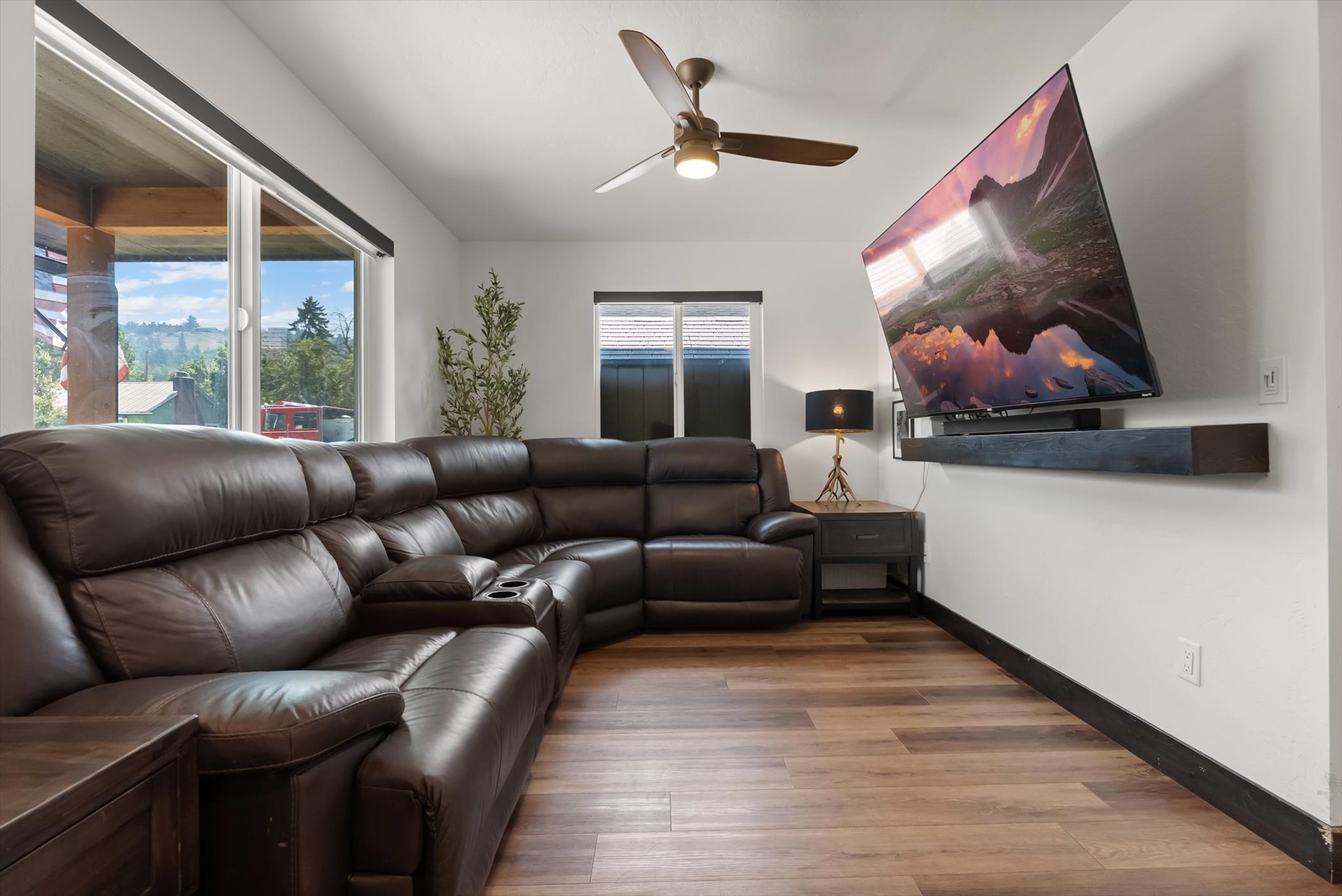 1506 6th Street E Property Photo 9