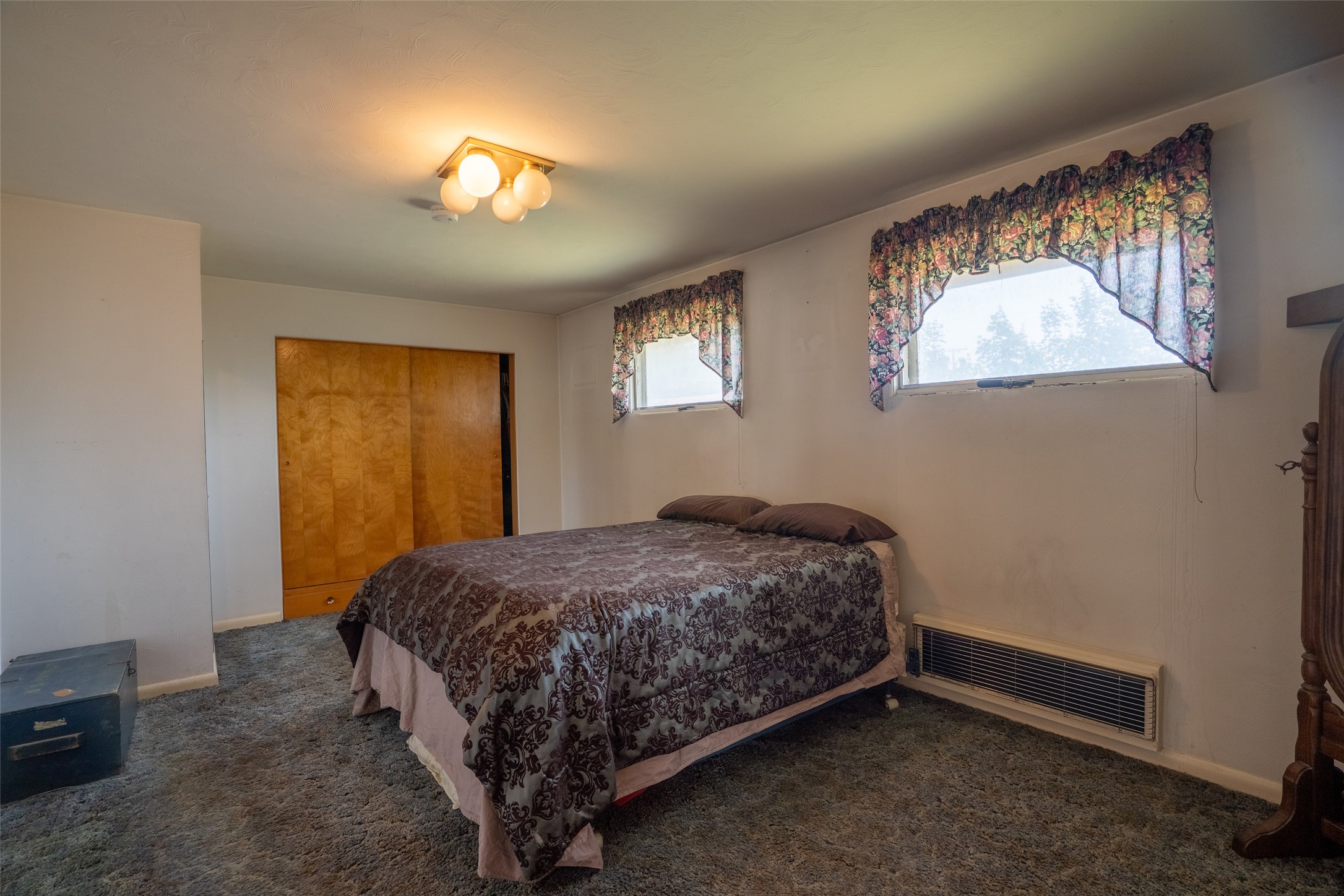 100 Grove Street Property Photo 8