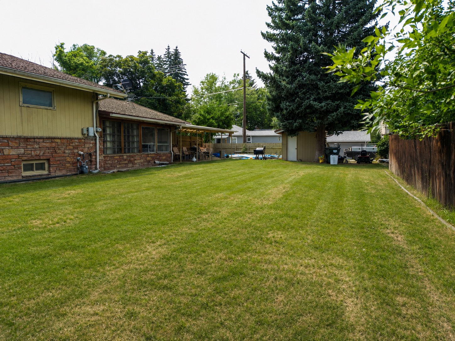 100 Grove Street Property Photo 37