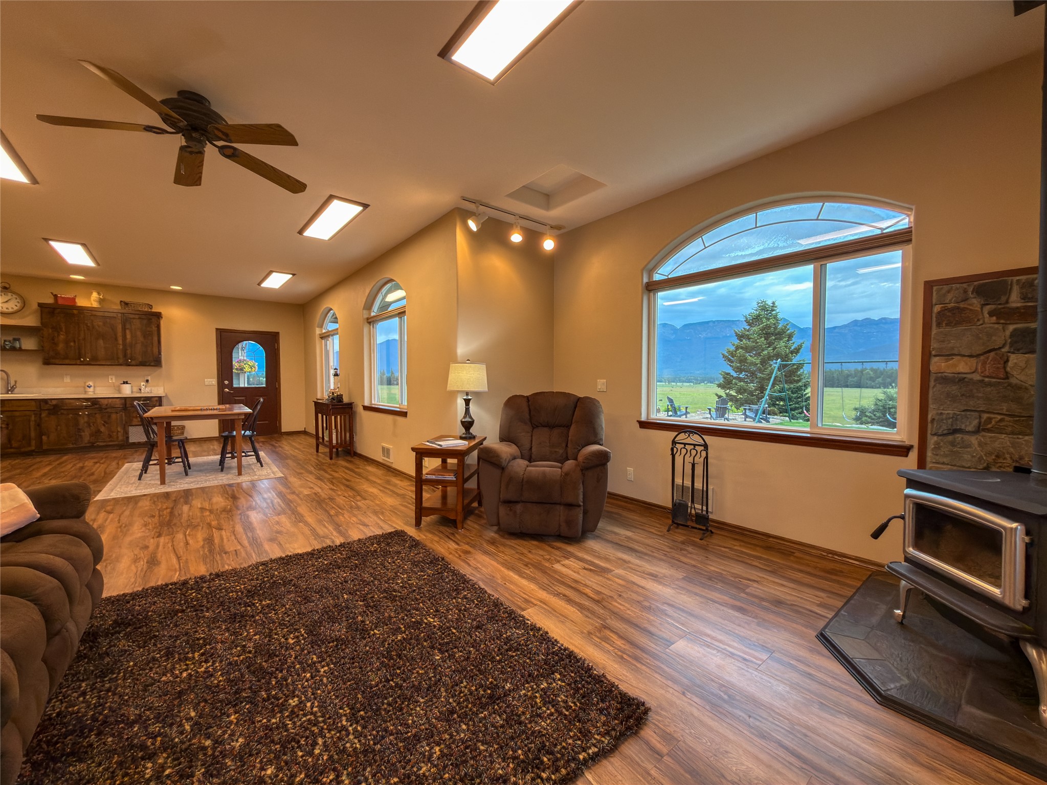285 Swan River Road Property Photo 36