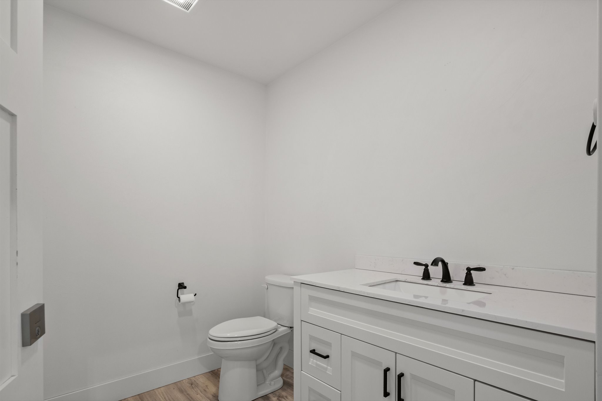 7535 Roughsawn Drive Property Photo 13