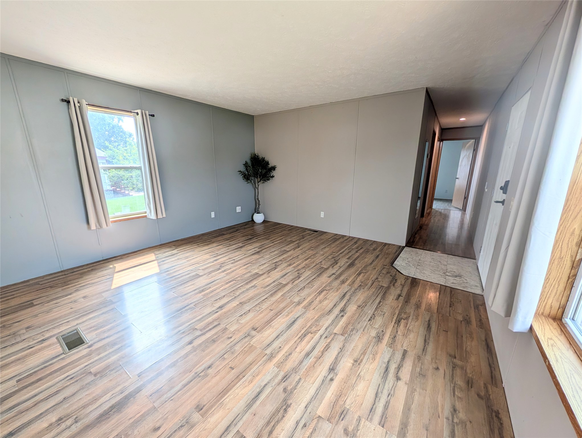 4612 Graham Street Property Photo 6