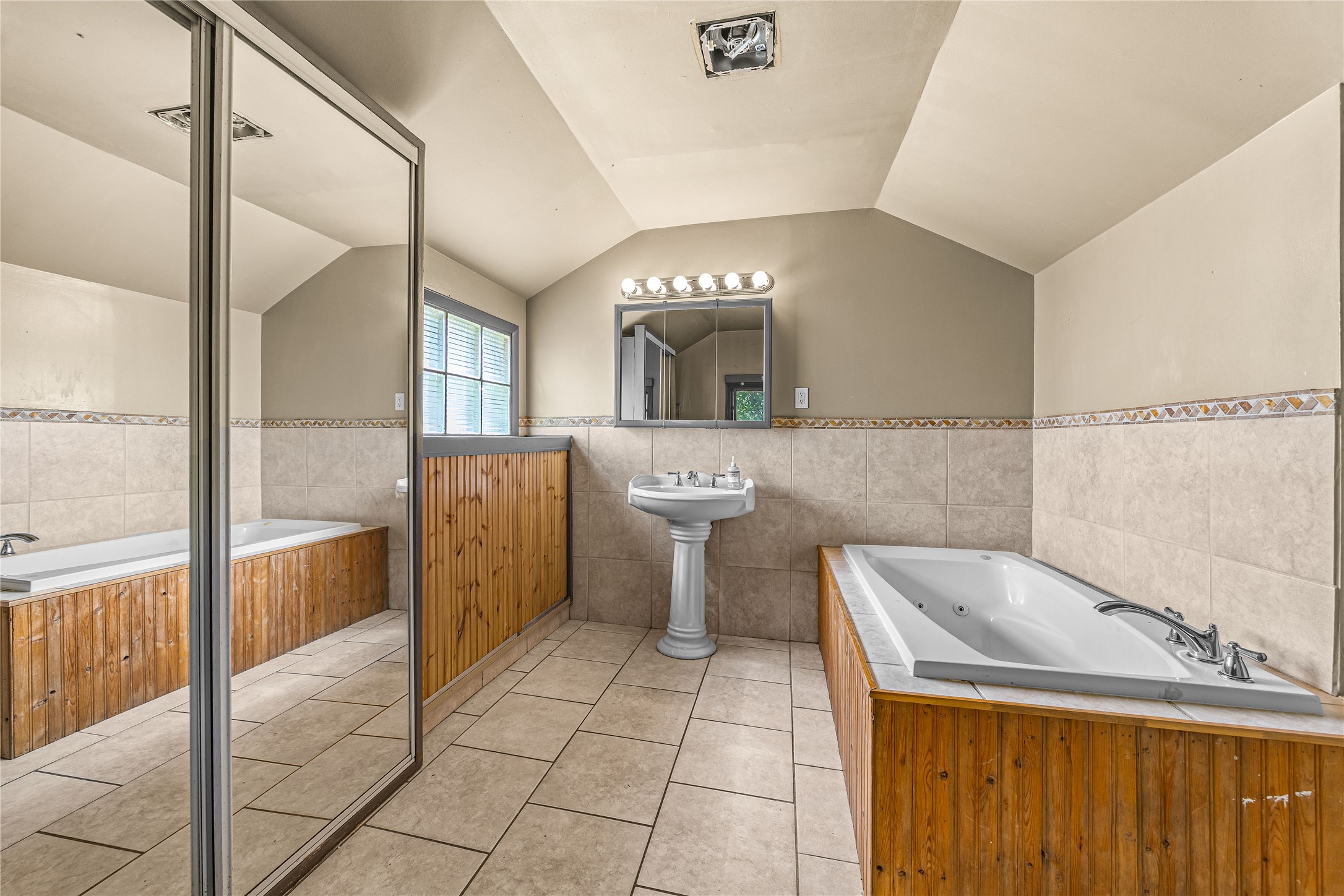 1764 Adams Avenue Property Photo 20