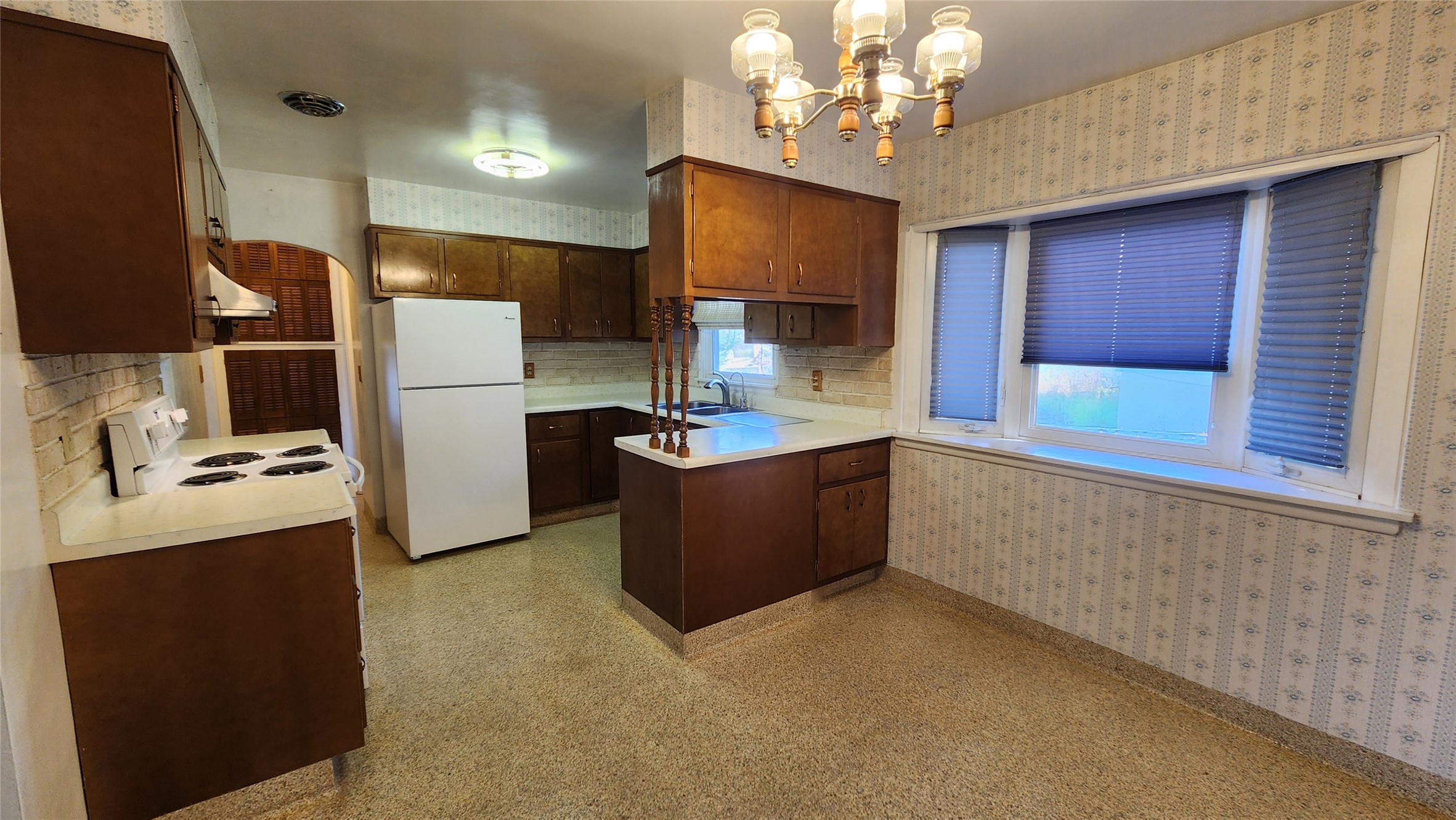 237 1st Avenue Sw Property Photo 9