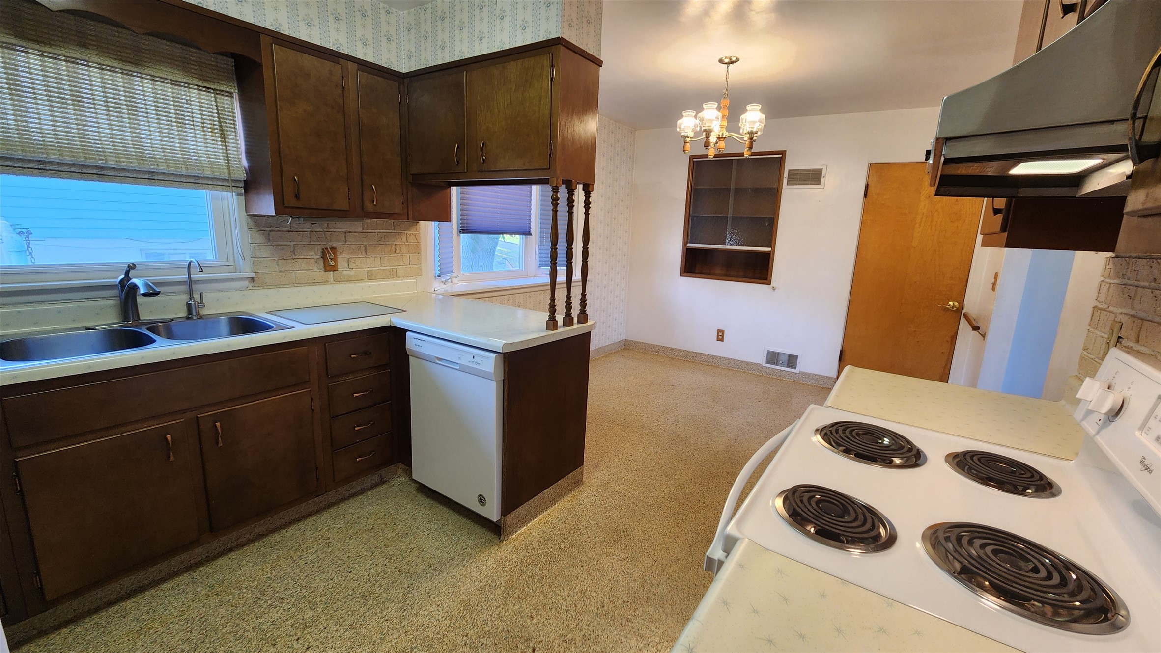 237 1st Avenue Sw Property Photo 12