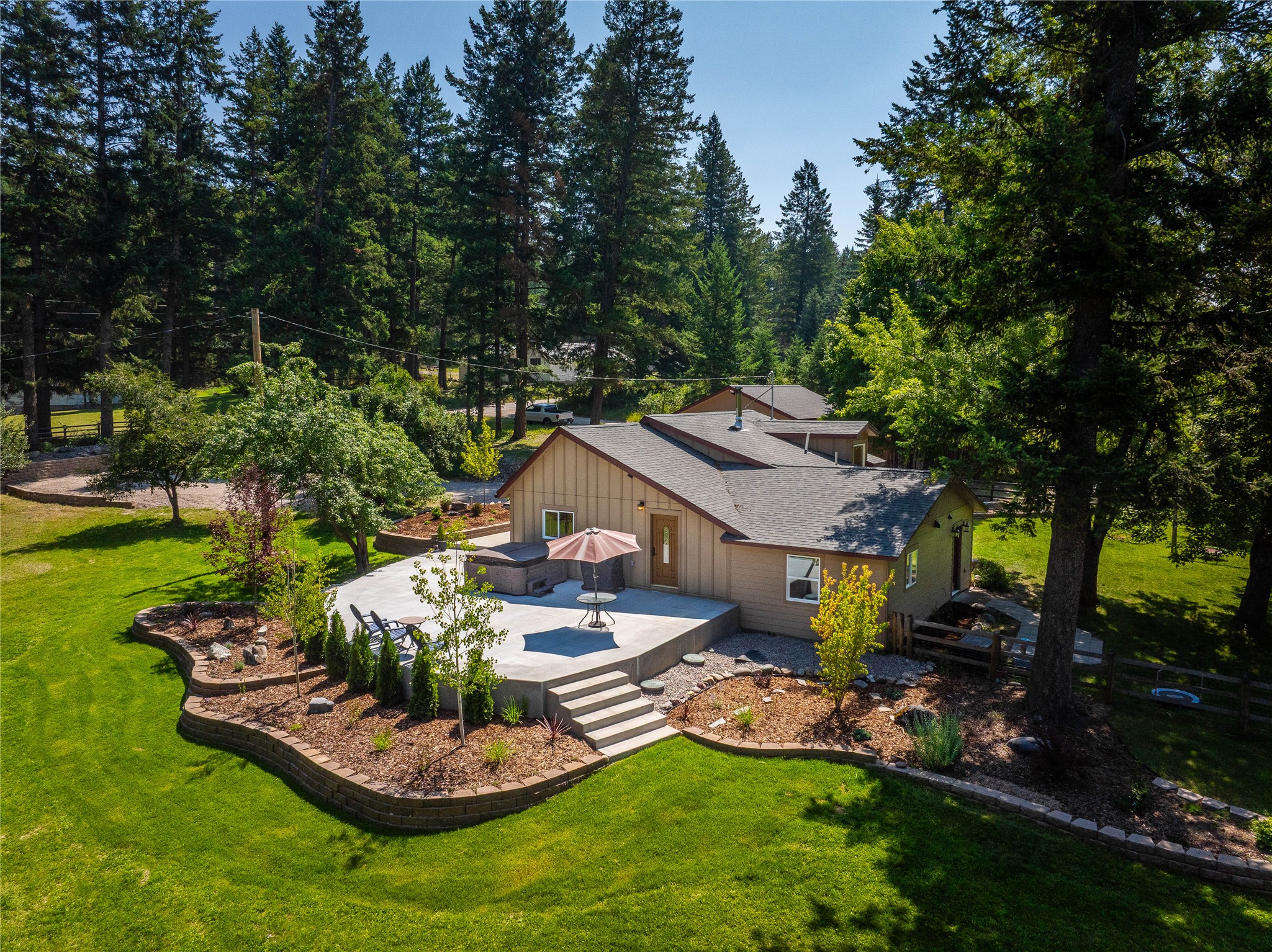 2264 Foothill Road Property Photo 2