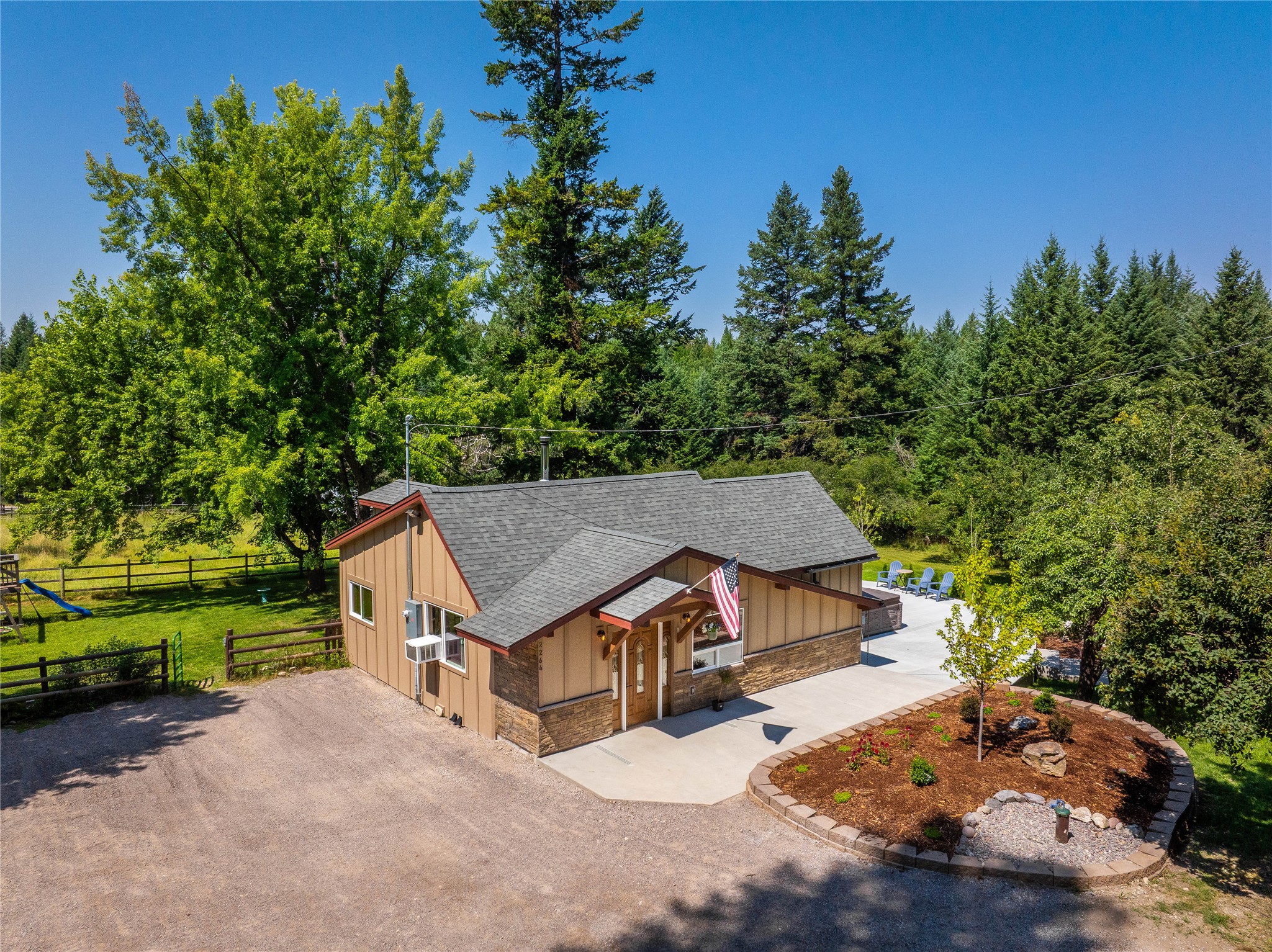 2264 Foothill Road Property Photo 4