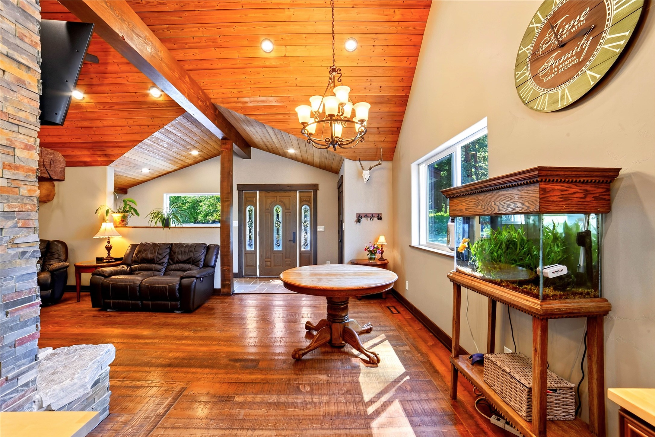 2264 Foothill Road Property Photo 16