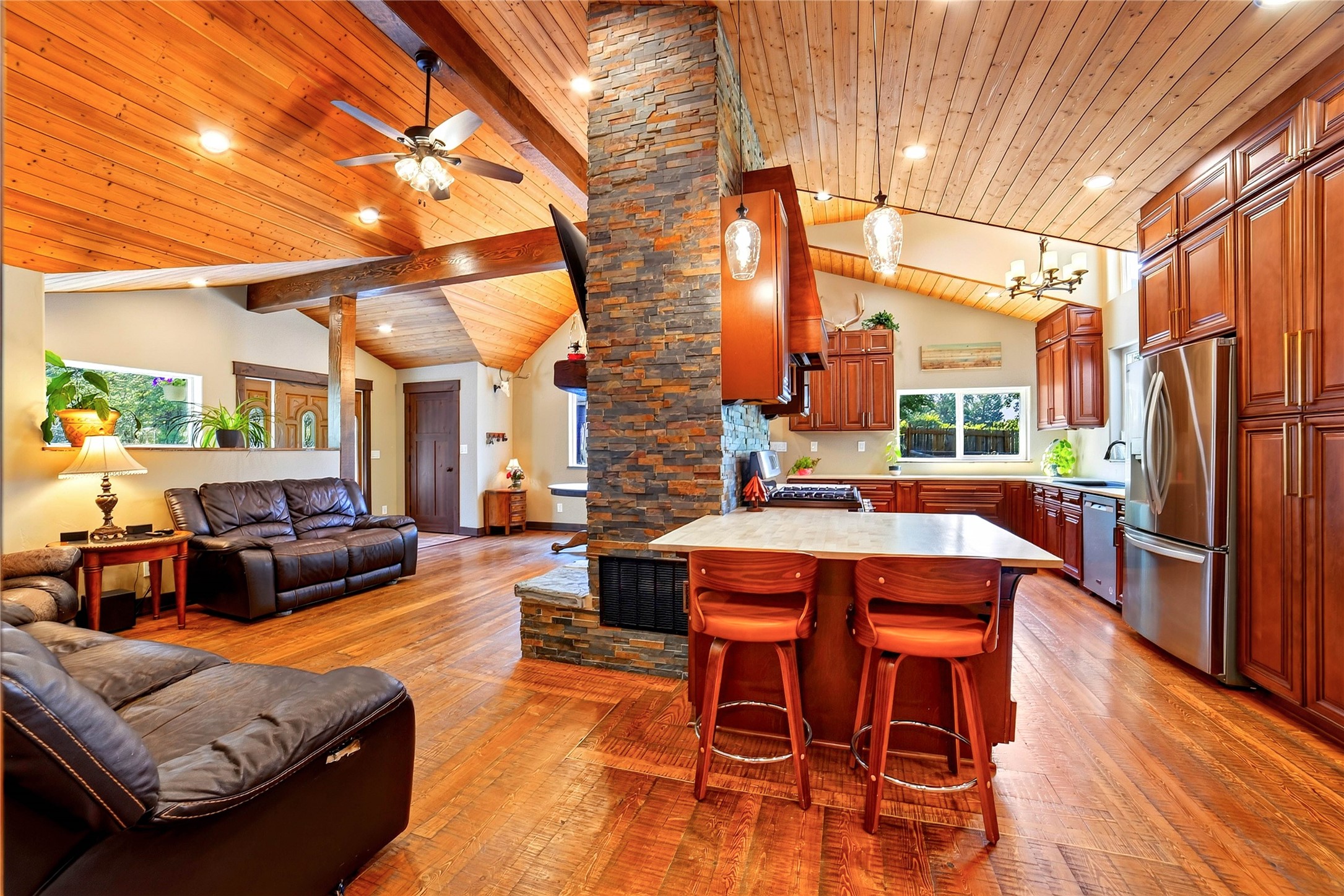 2264 Foothill Road Property Photo 19