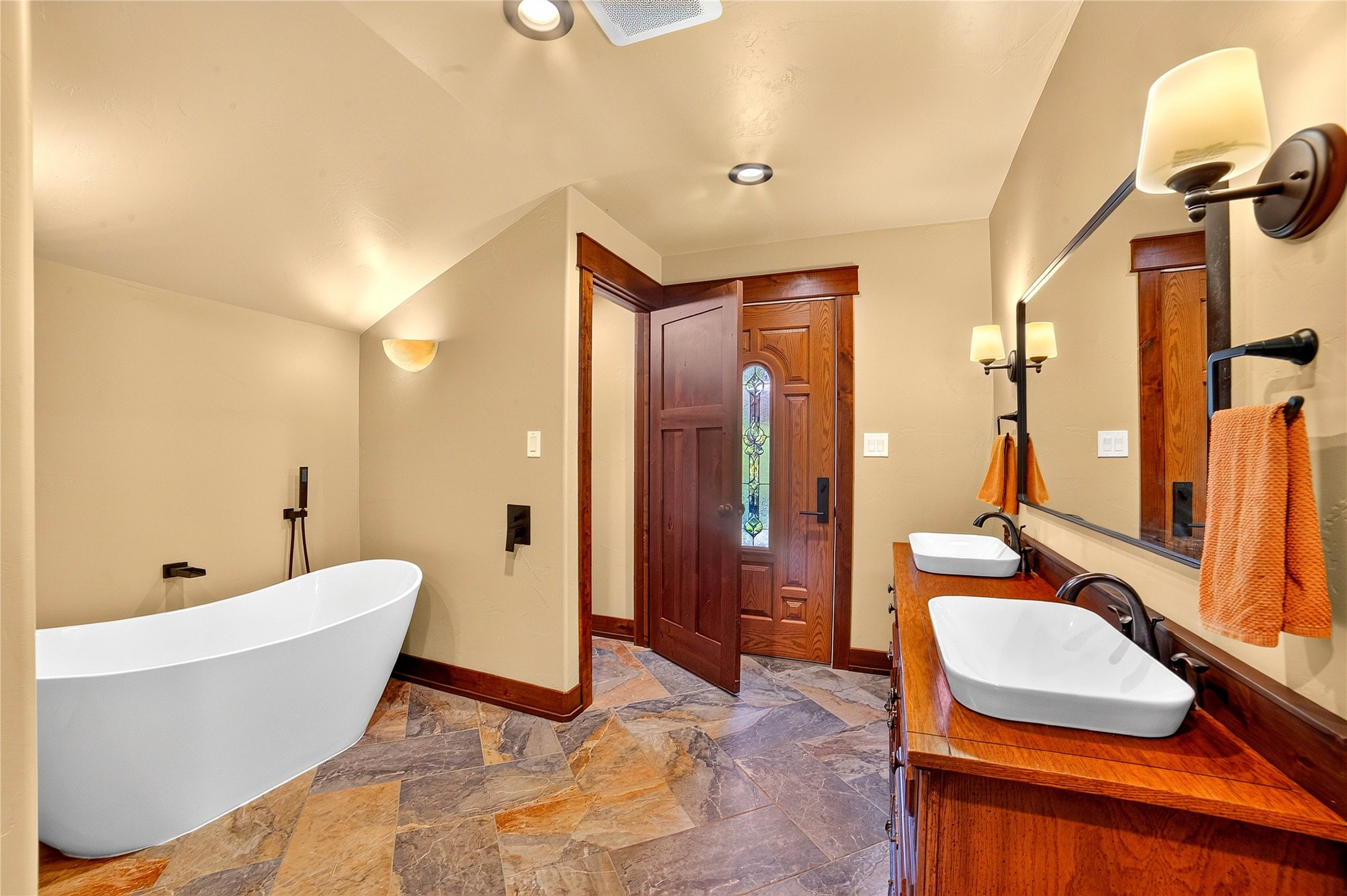 2264 Foothill Road Property Photo 21