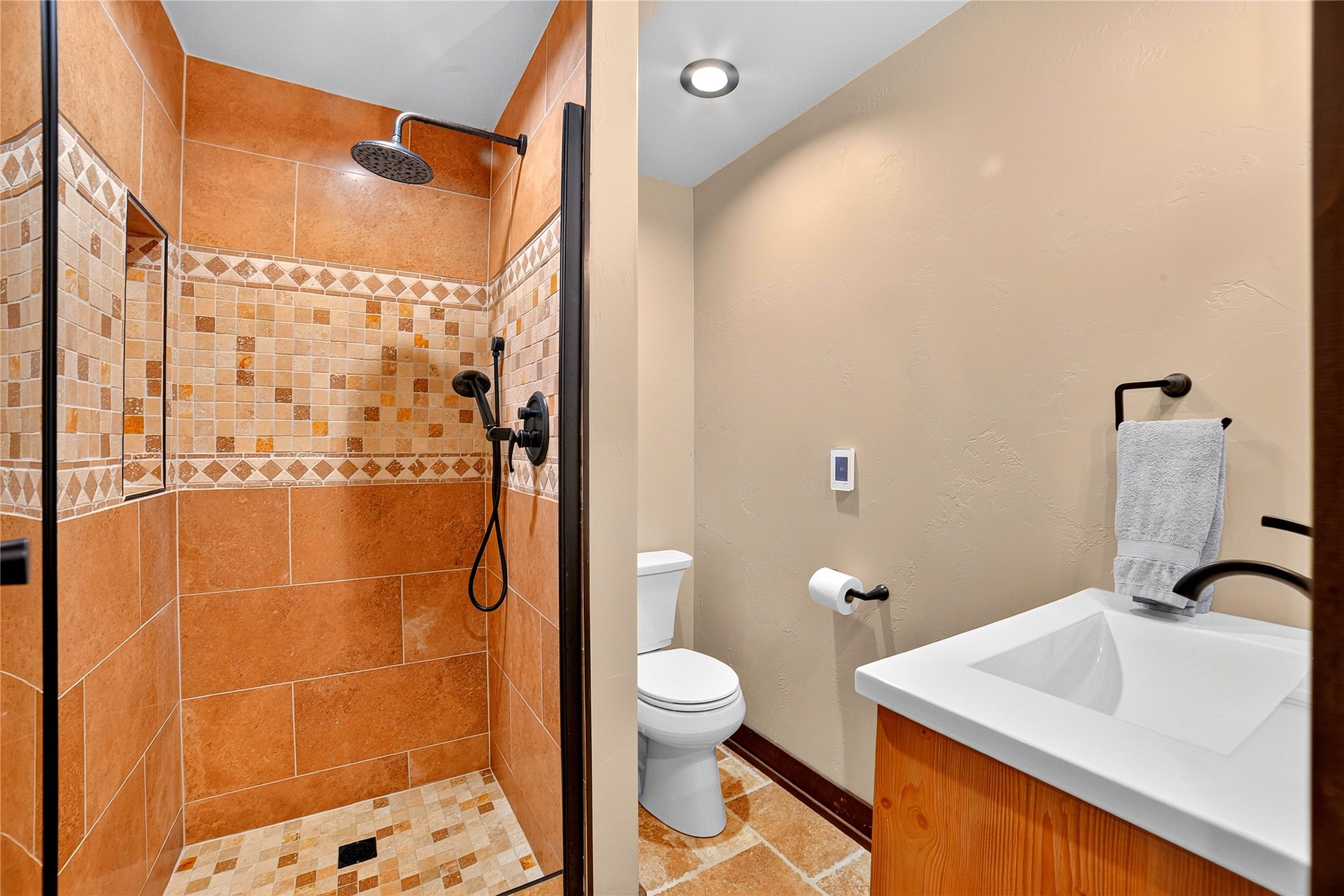 2264 Foothill Road Property Photo 29