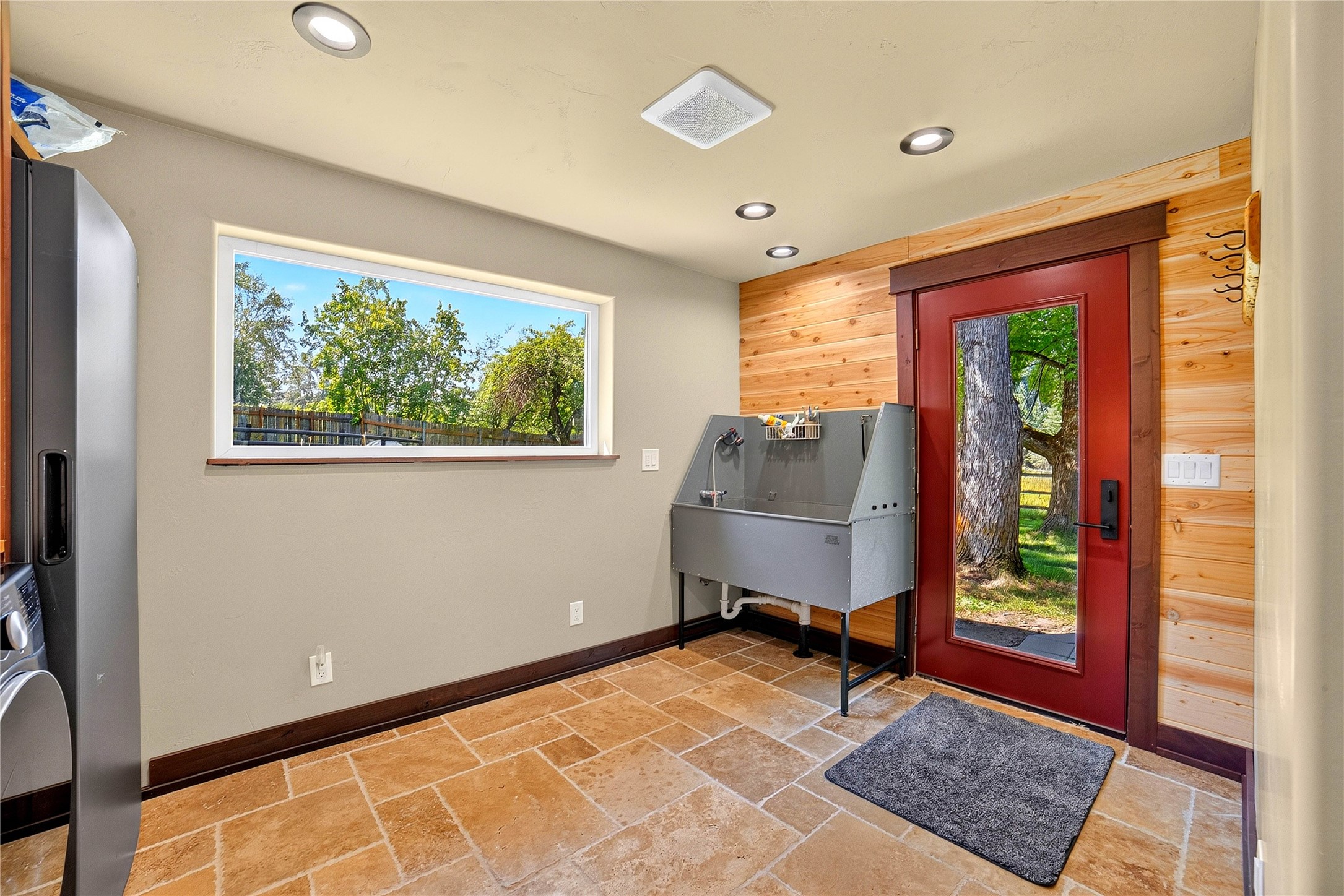 2264 Foothill Road Property Photo 31