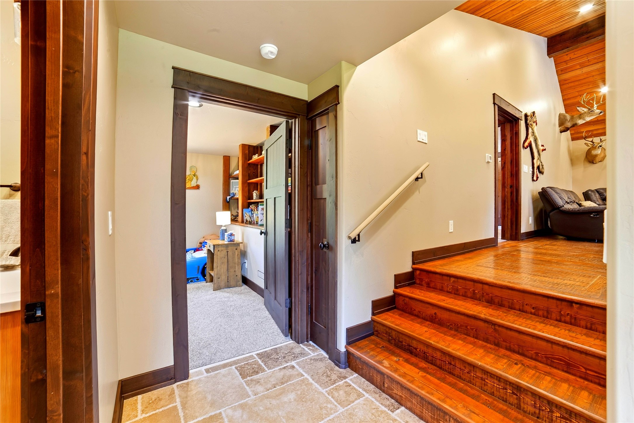 2264 Foothill Road Property Photo 33