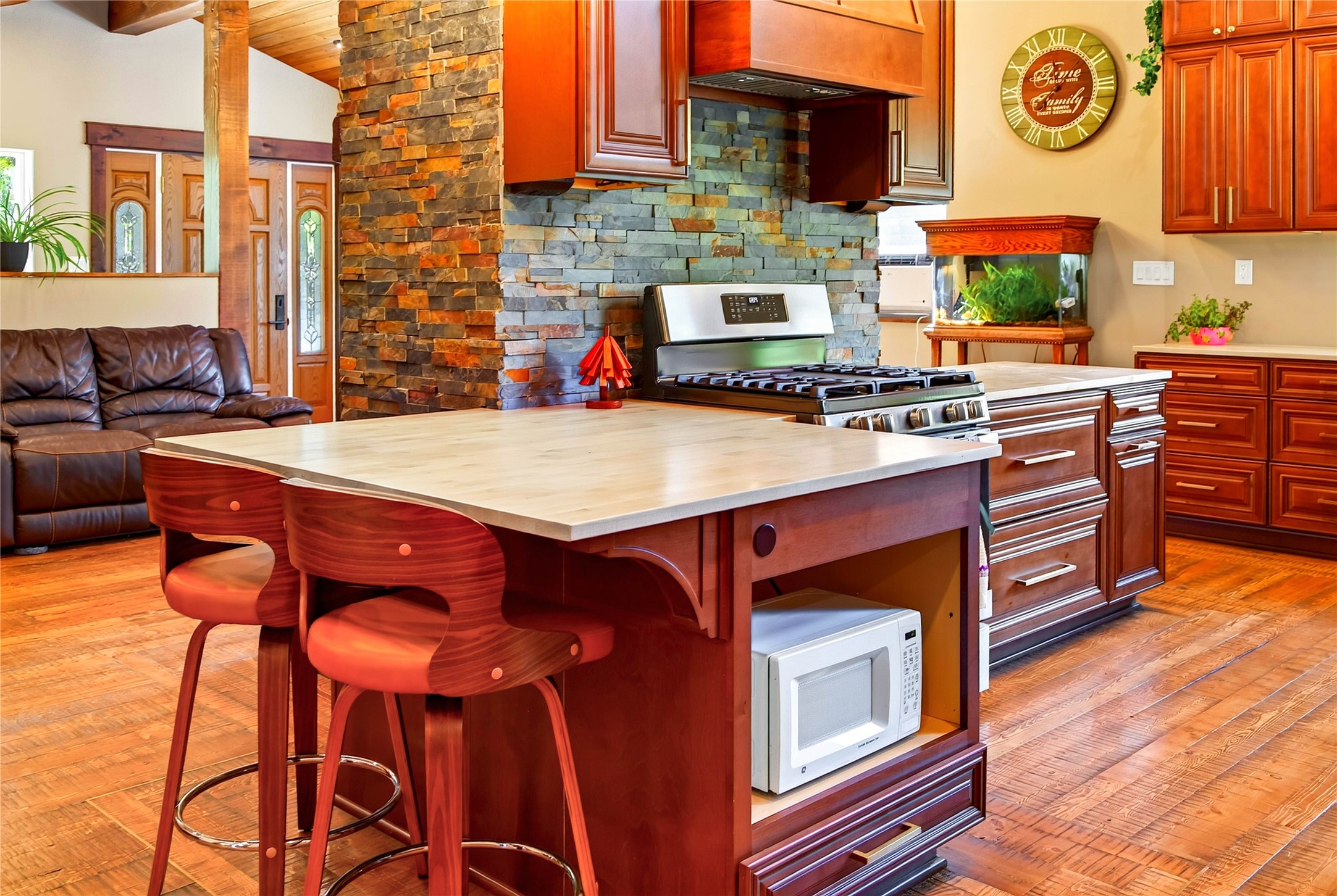 2264 Foothill Road Property Photo 43