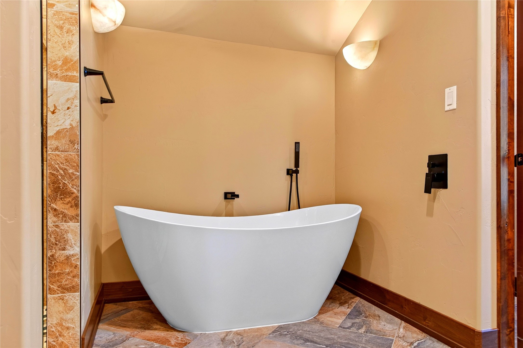 2264 Foothill Road Property Photo 47