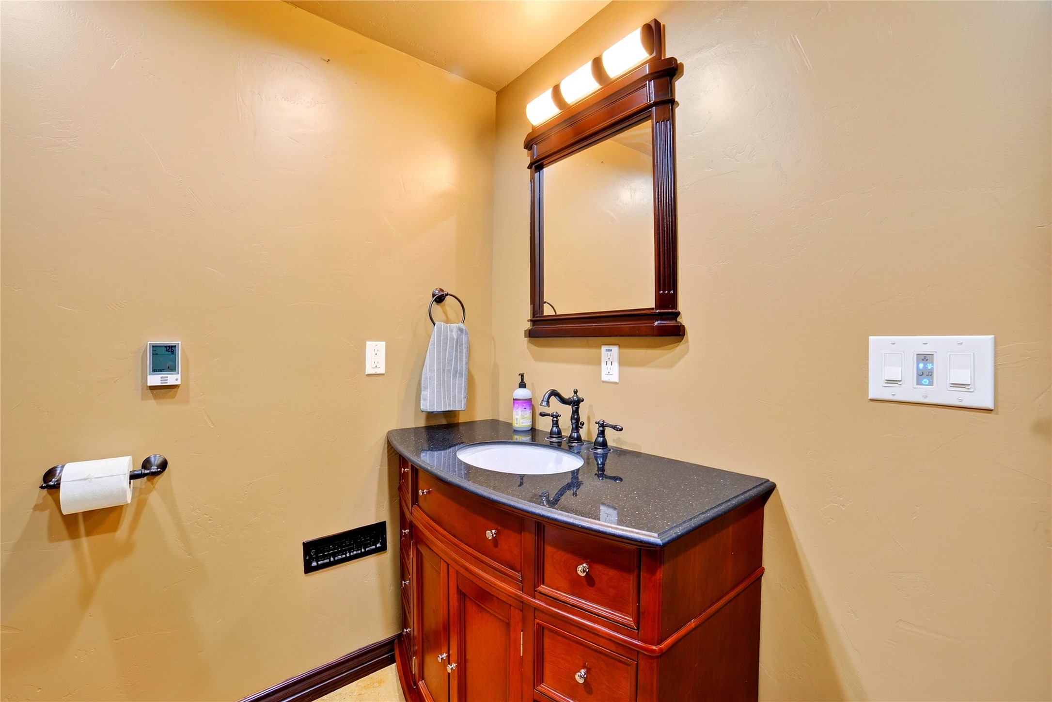 2264 Foothill Road Property Photo 52