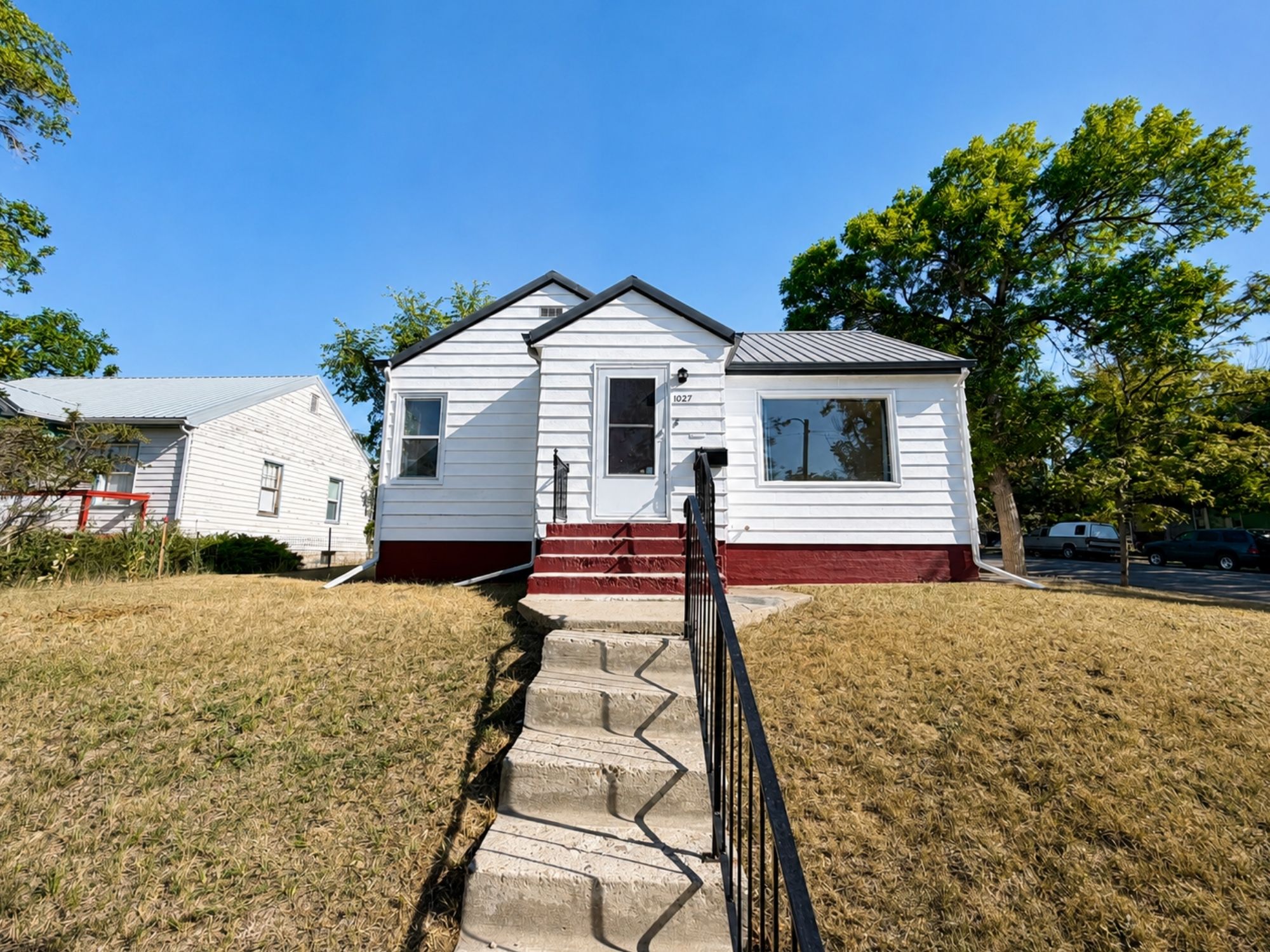 1027 3rd Avenue S Property Photo 1