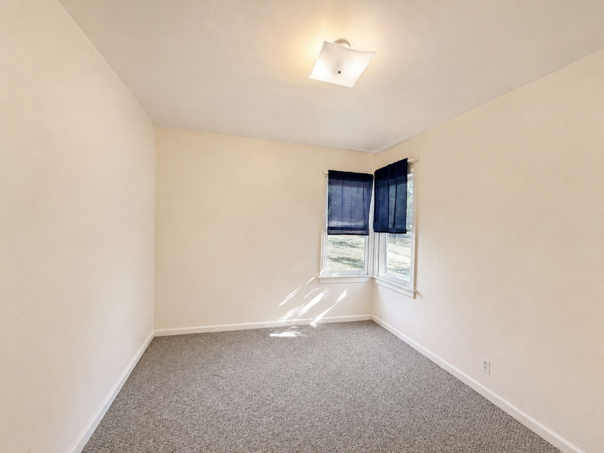 1027 3rd Avenue S Property Photo 13