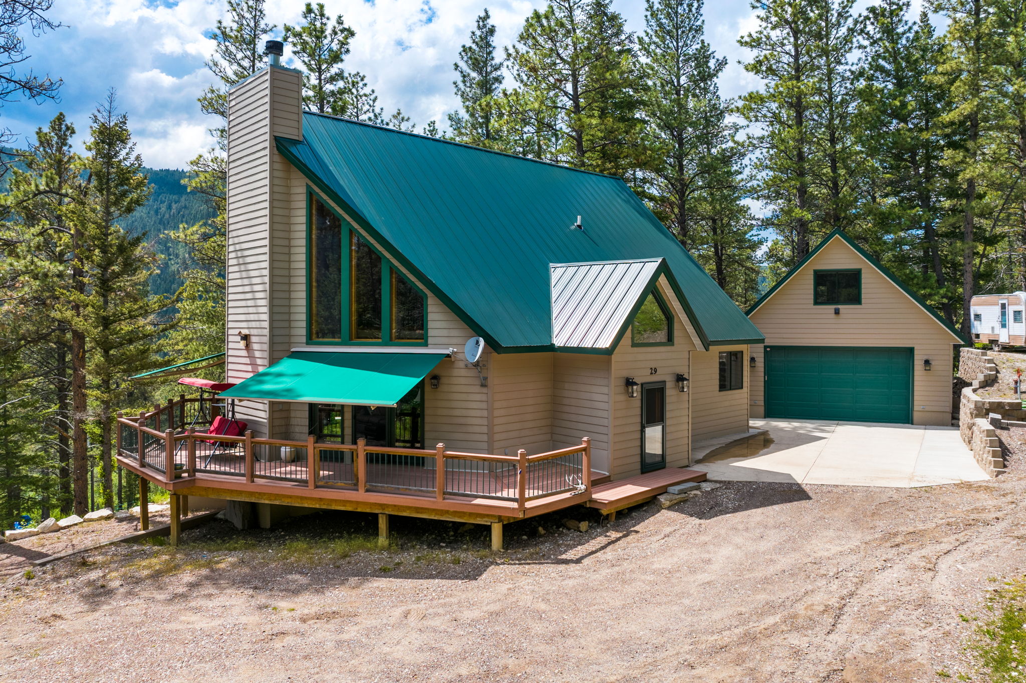 29 Pine Tree Lane Property Photo 4