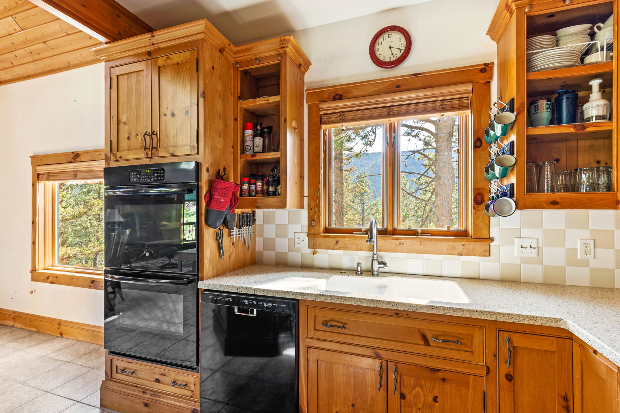 29 Pine Tree Lane Property Photo 40