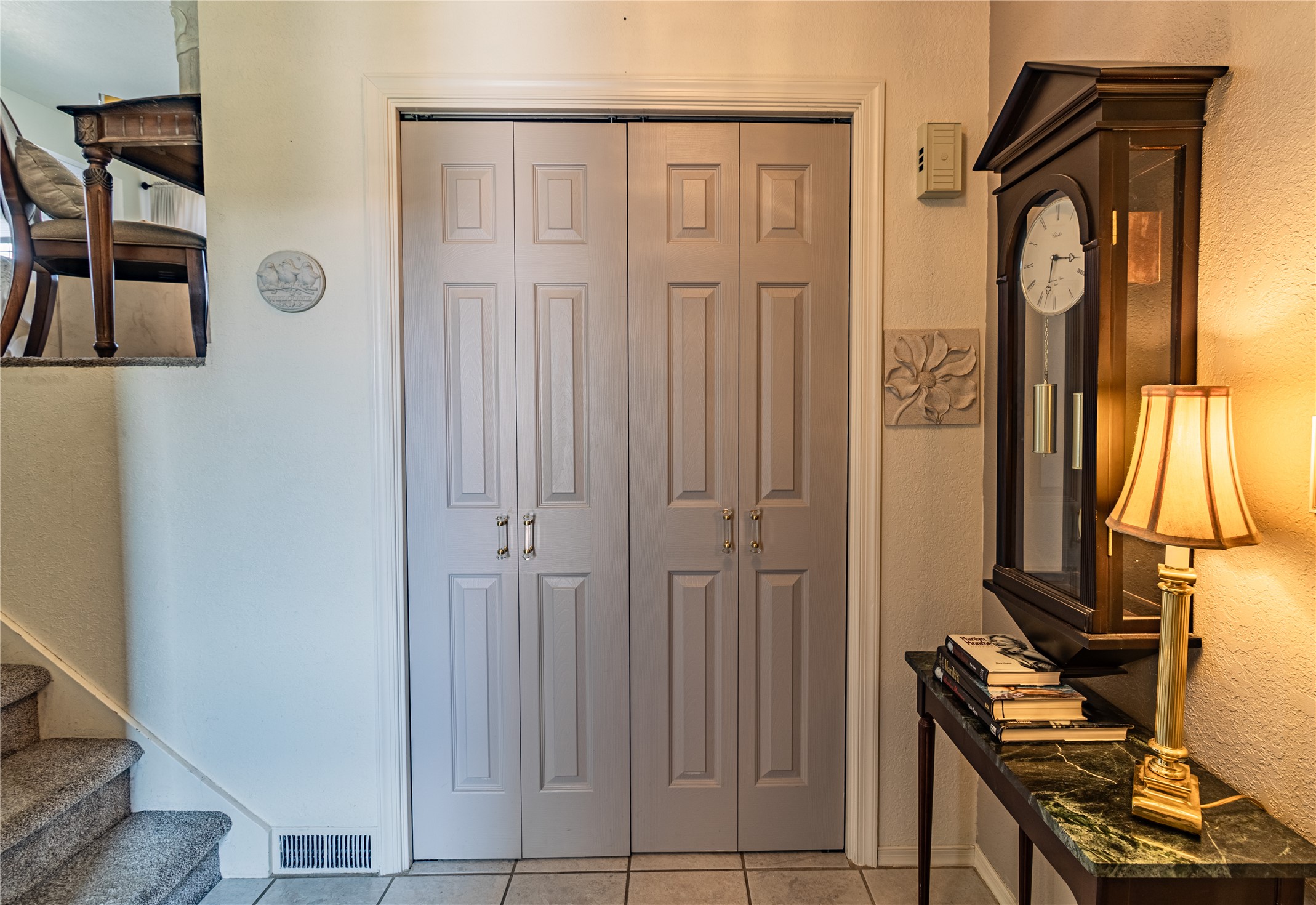 2120 Gladstone Avenue Property Photo 3