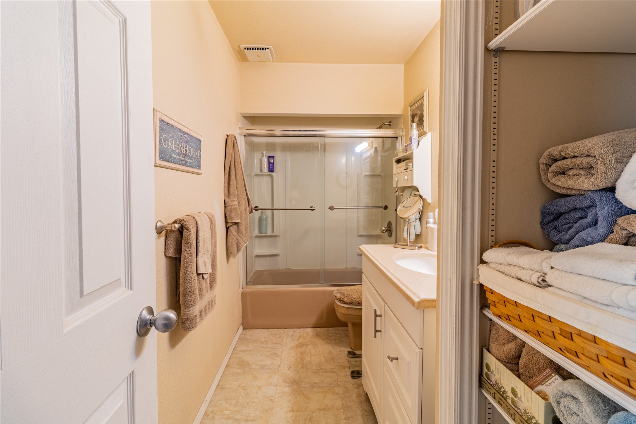 2120 Gladstone Avenue Property Photo 50