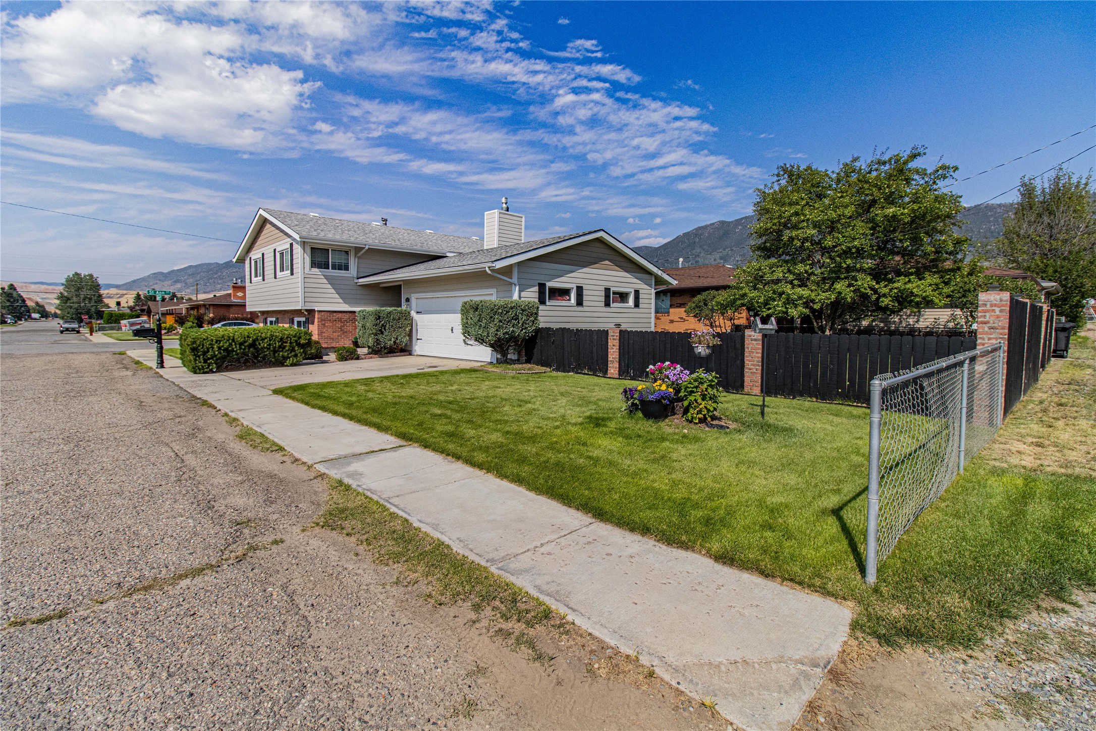 2120 Gladstone Avenue Property Photo 70