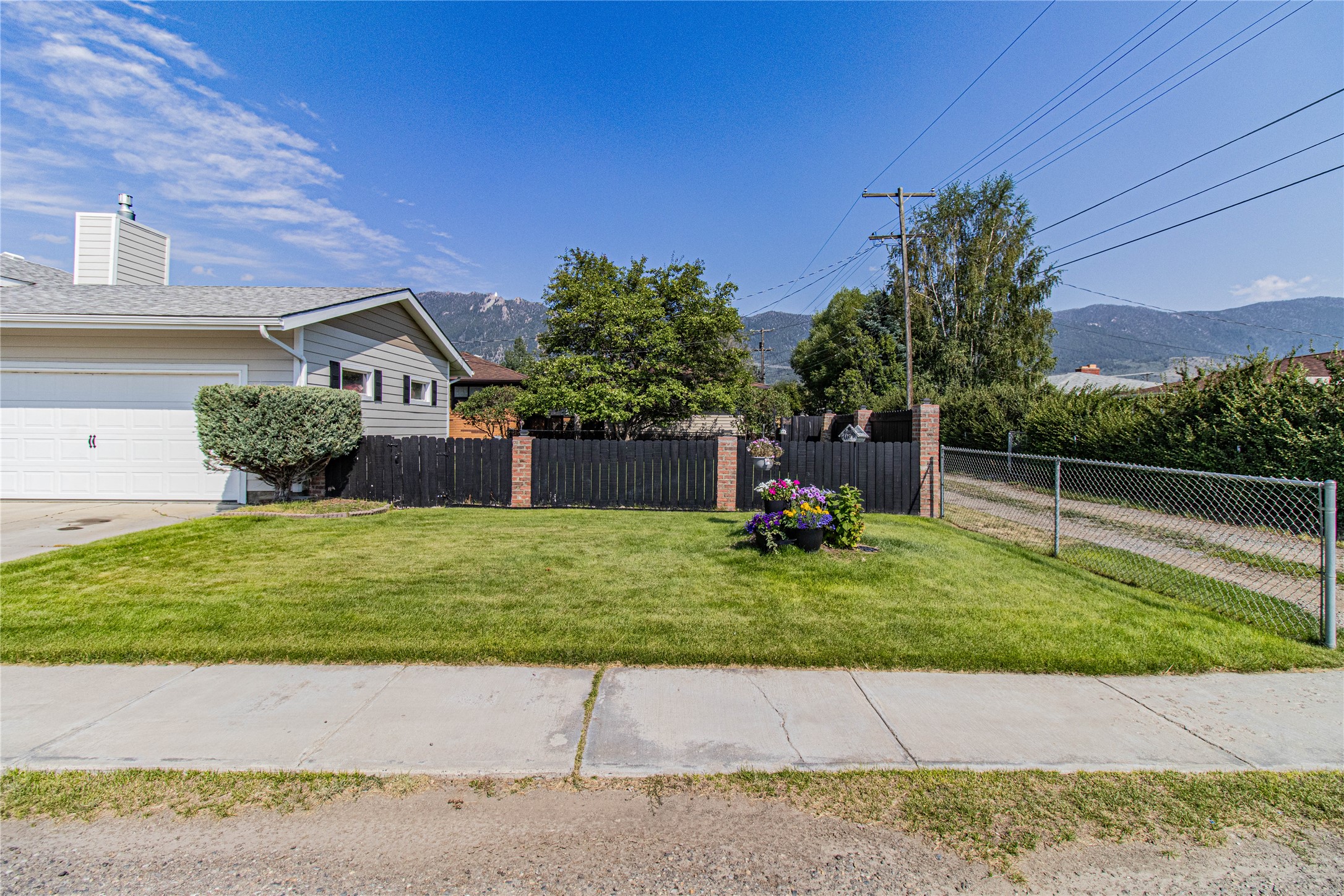 2120 Gladstone Avenue Property Photo 71