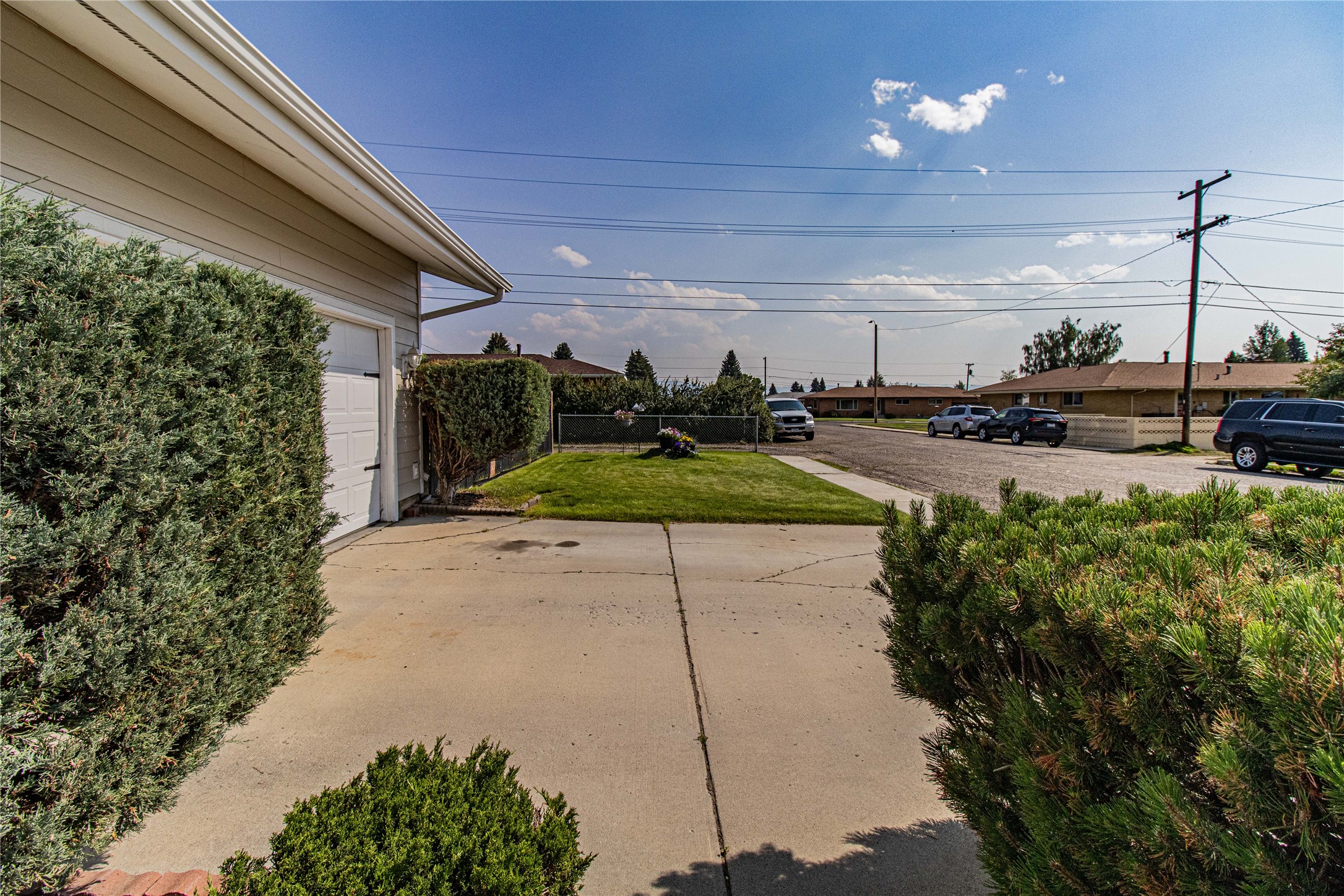 2120 Gladstone Avenue Property Photo 73