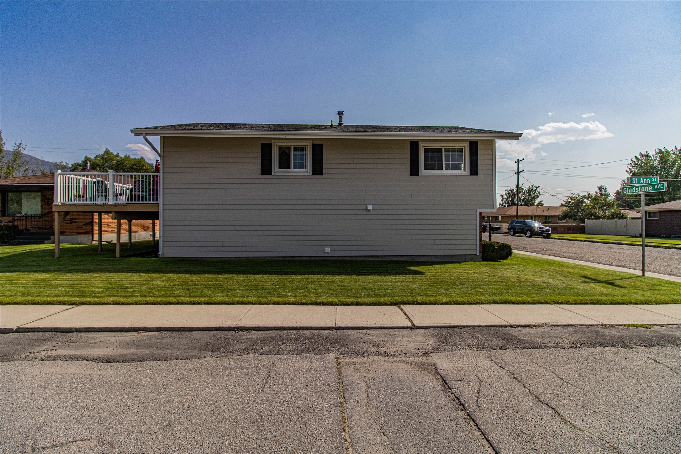 2120 Gladstone Avenue Property Photo 75
