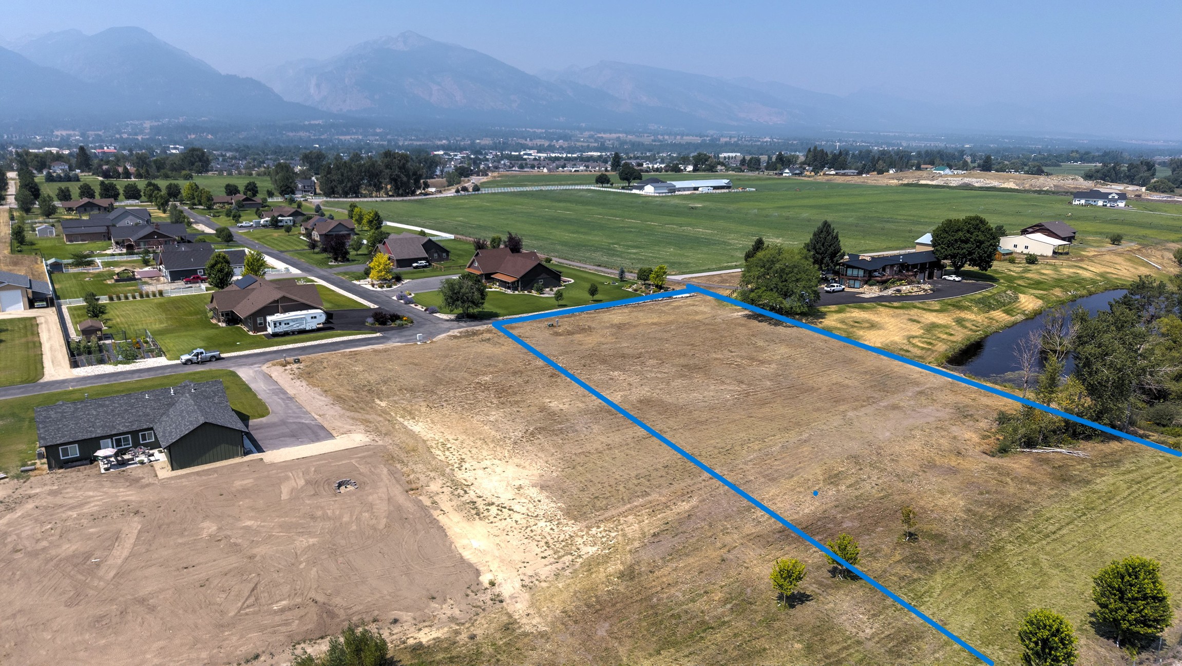 186 Jet Lane Property Photo 3