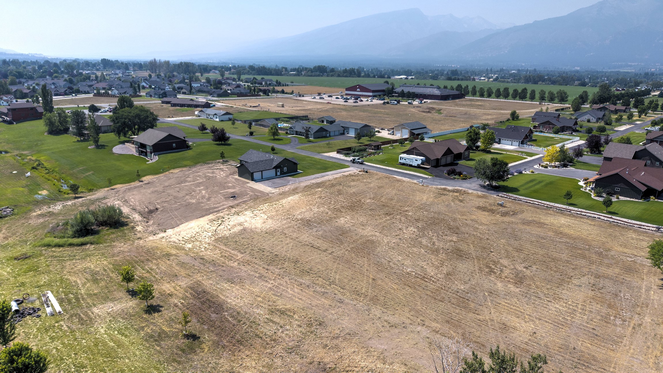 186 Jet Lane Property Photo 4